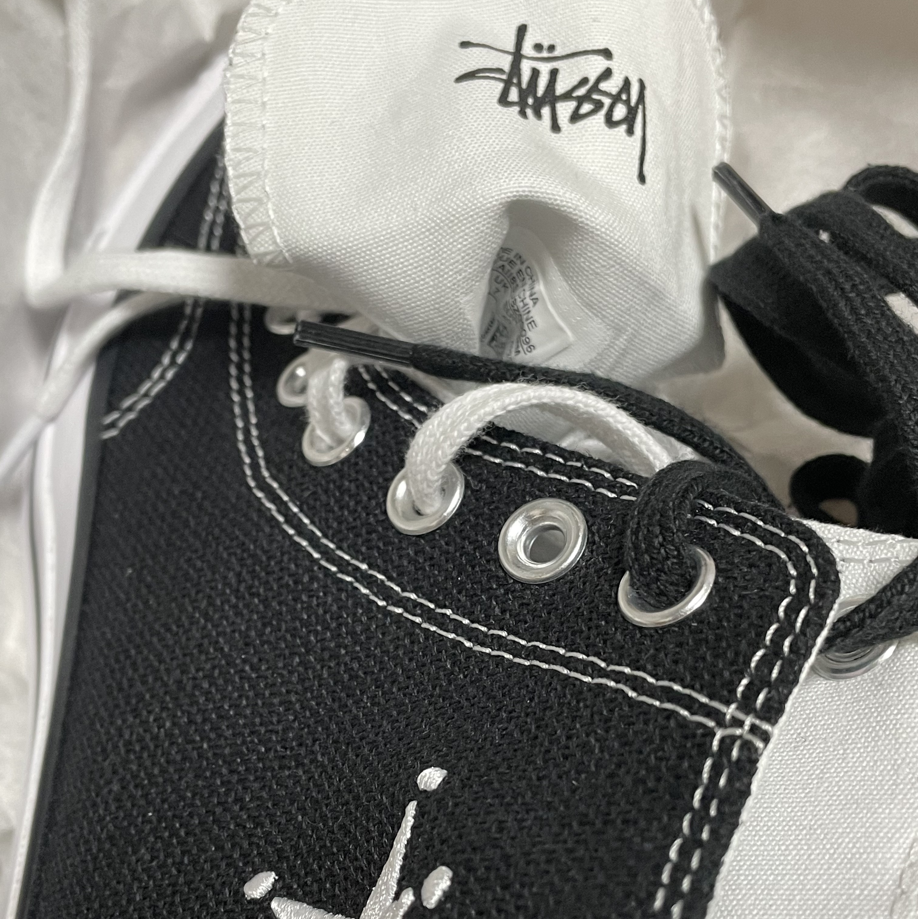 Converse x Stussy Chuck 70 High Black 착용 스타일 - 2