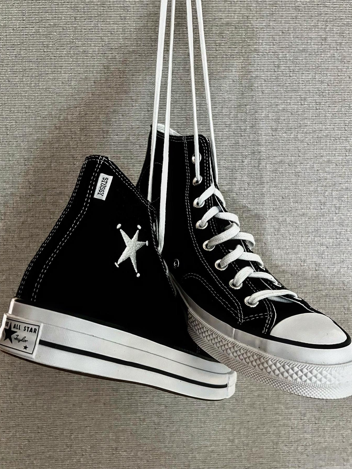 Converse x Stussy Chuck 70 High Black 착용 스타일 - 1
