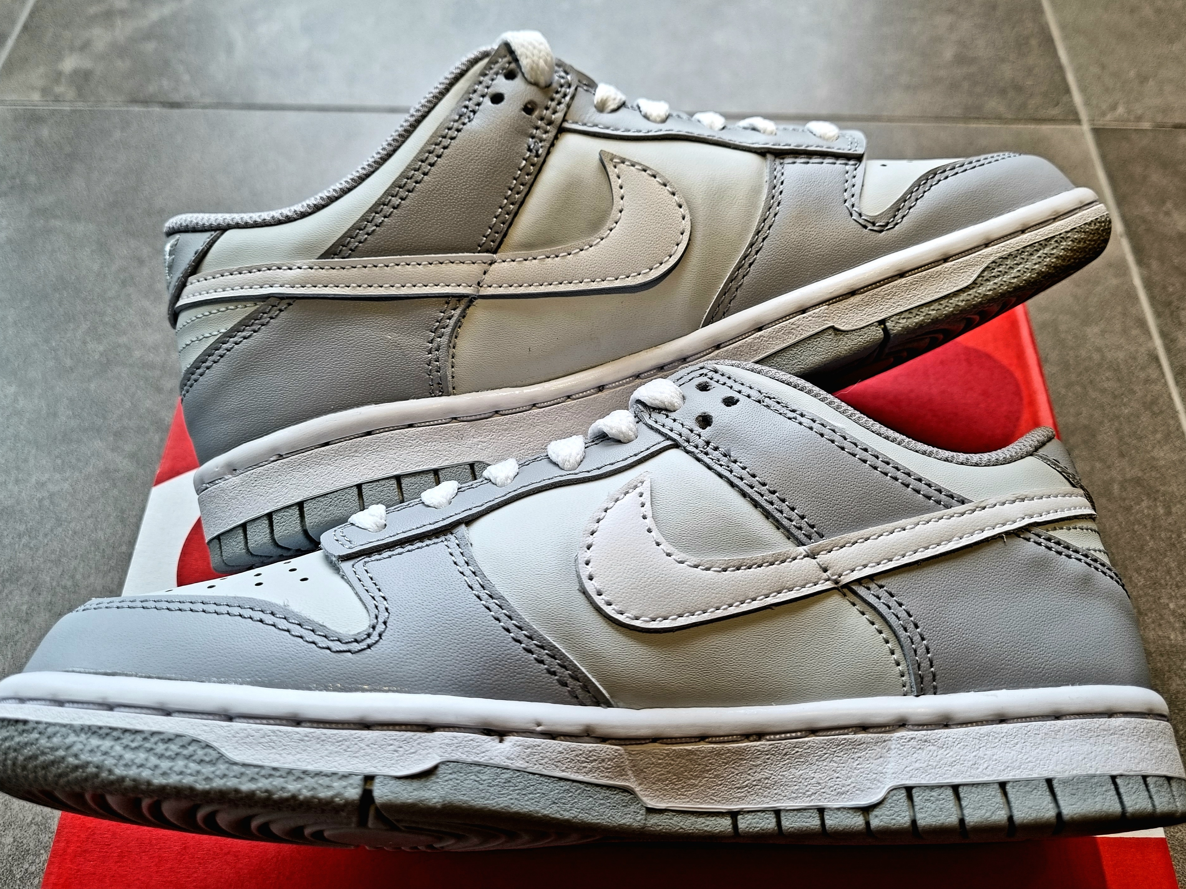 (GS) Nike Dunk Low Wolf Grey 착용 스타일 - 3