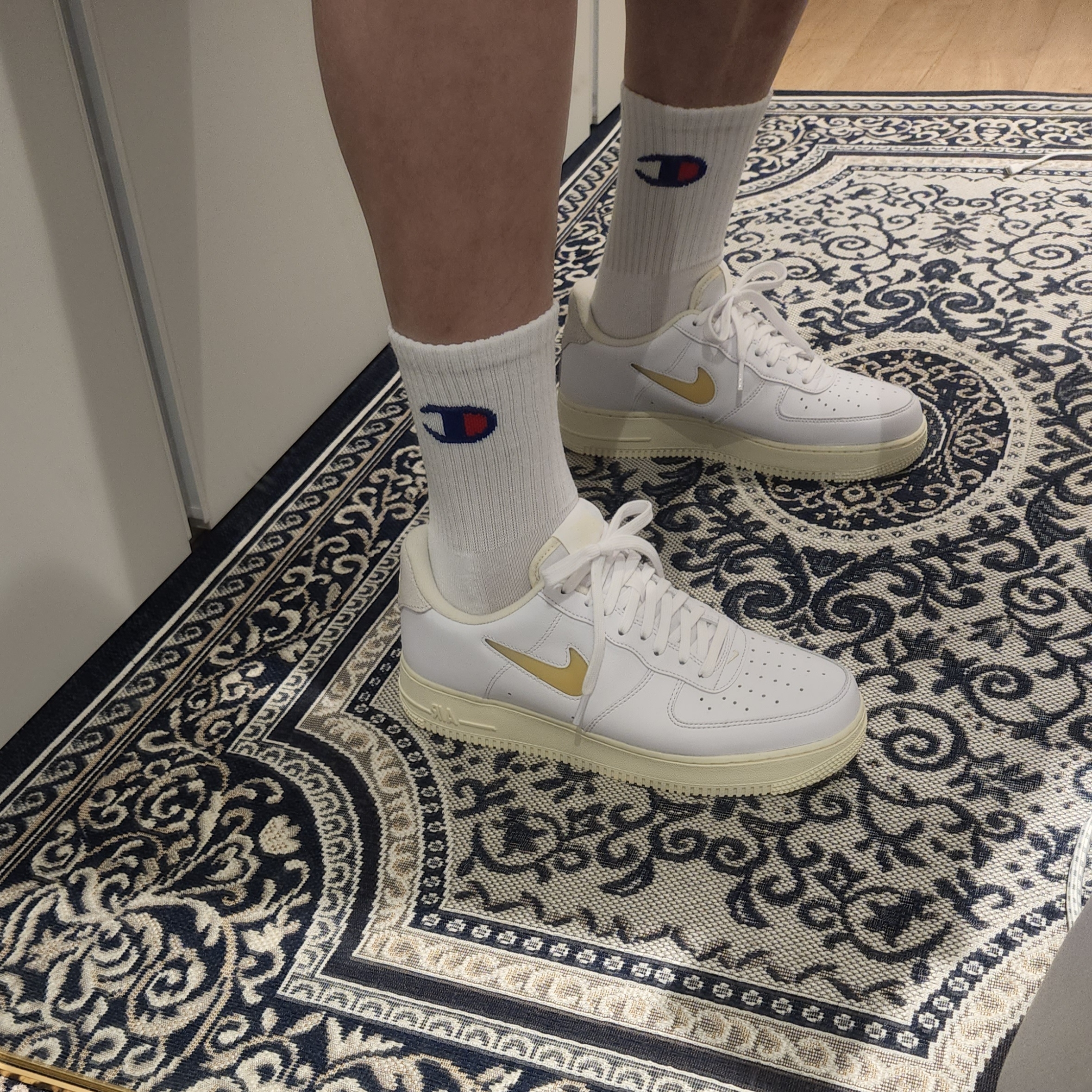 Nike Air Force 1 '07 LX Pale Vanilla 착용 스타일 - 2