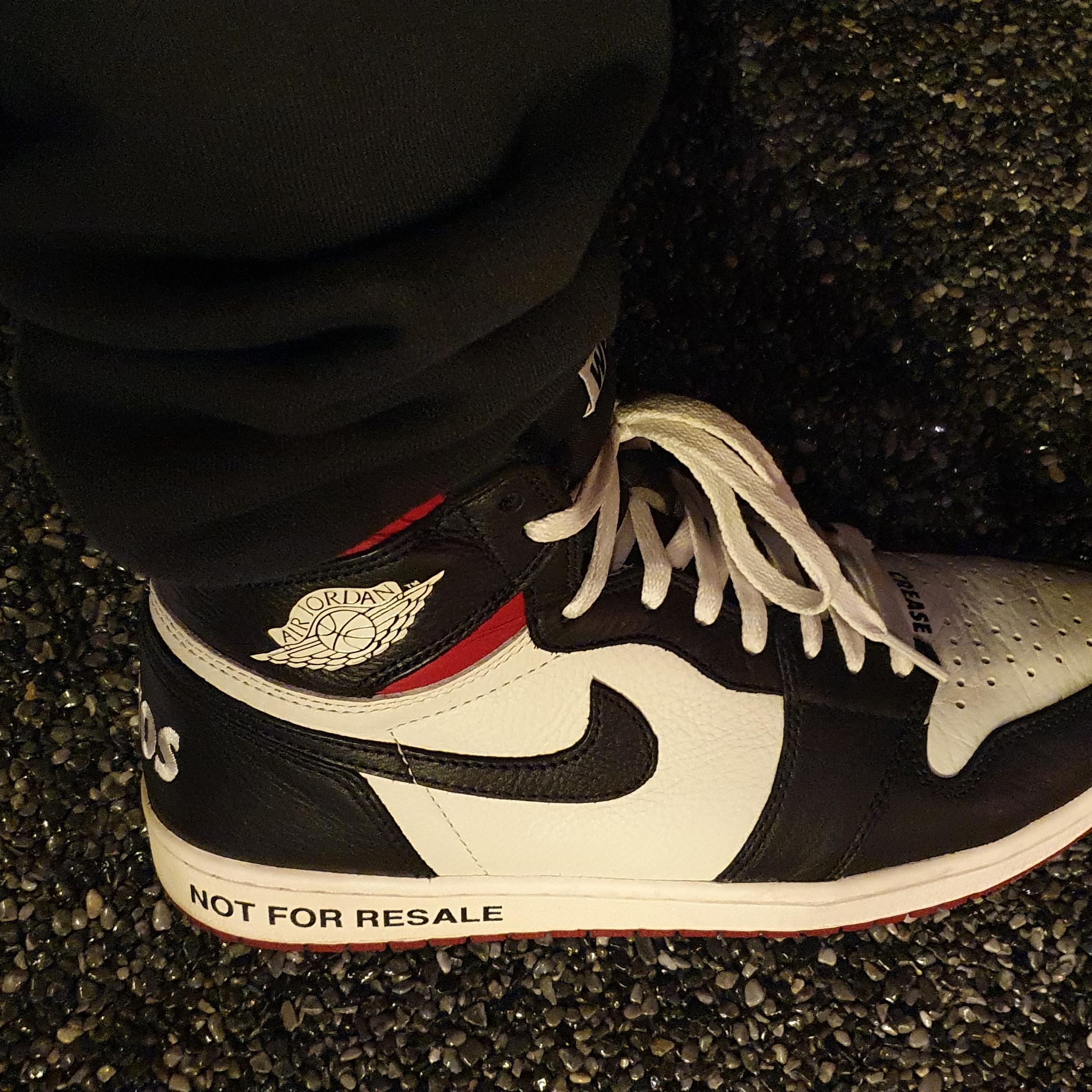Jordan 1 Retro High Not for Resale Varsity Red 착용 스타일 - 2