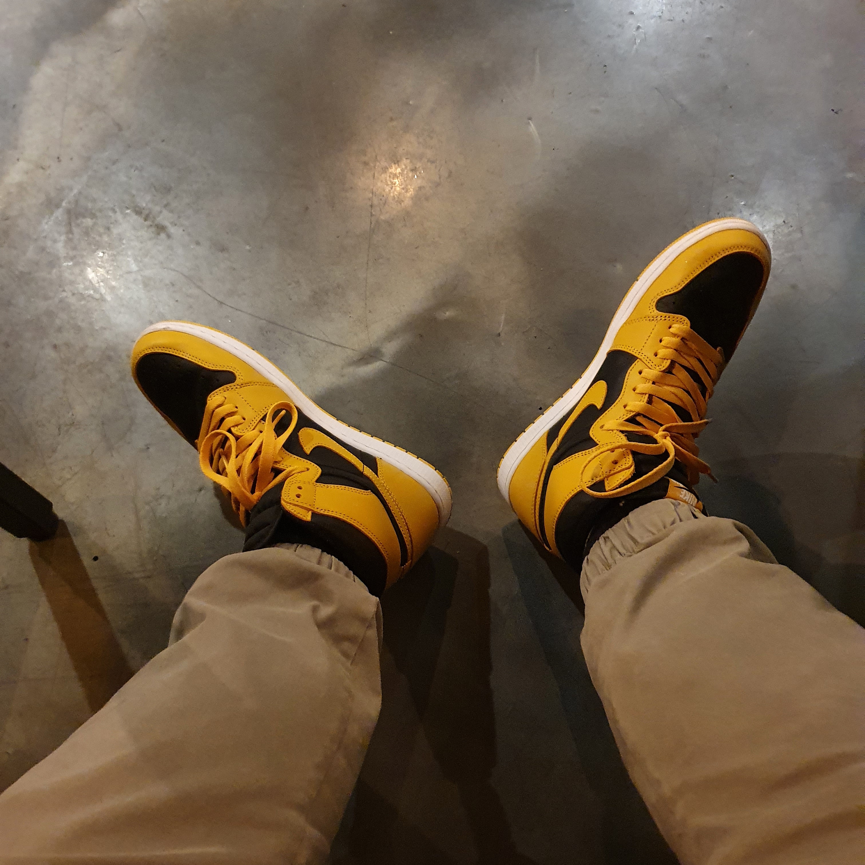 Jordan 1 Retro High OG Pollen 착용 스타일