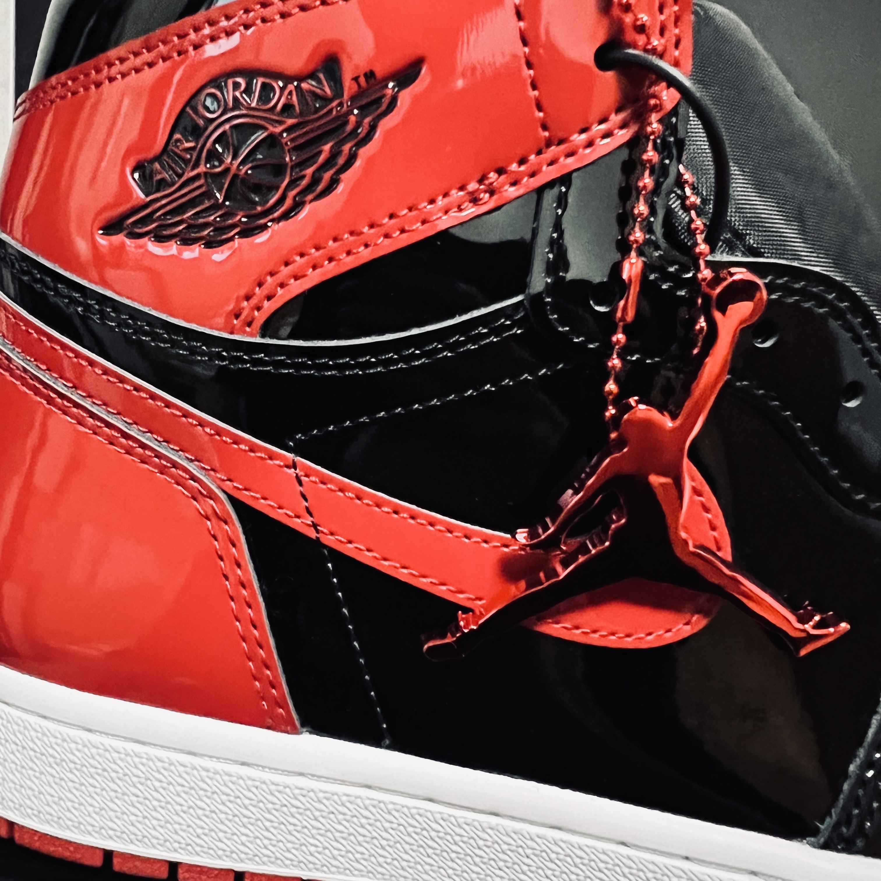 Jordan 1 Retro High OG Patent Bred 착용 스타일 - 2