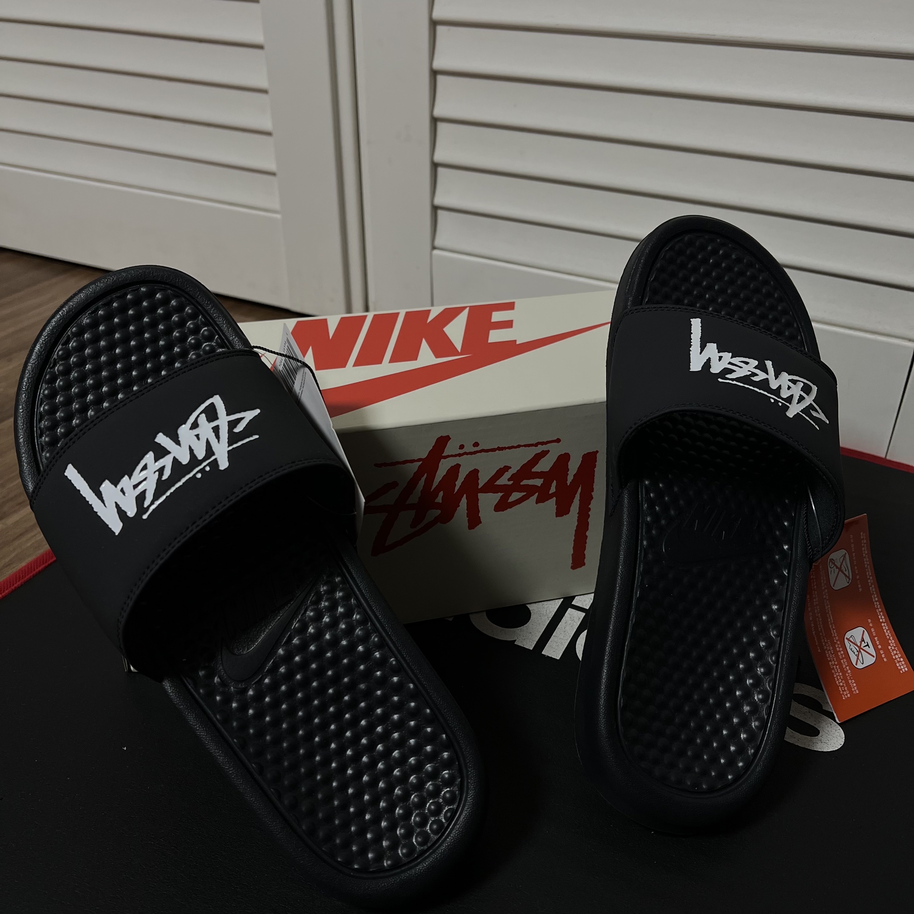 Nike x Stussy Benassi Slide Off Noir 착용 스타일