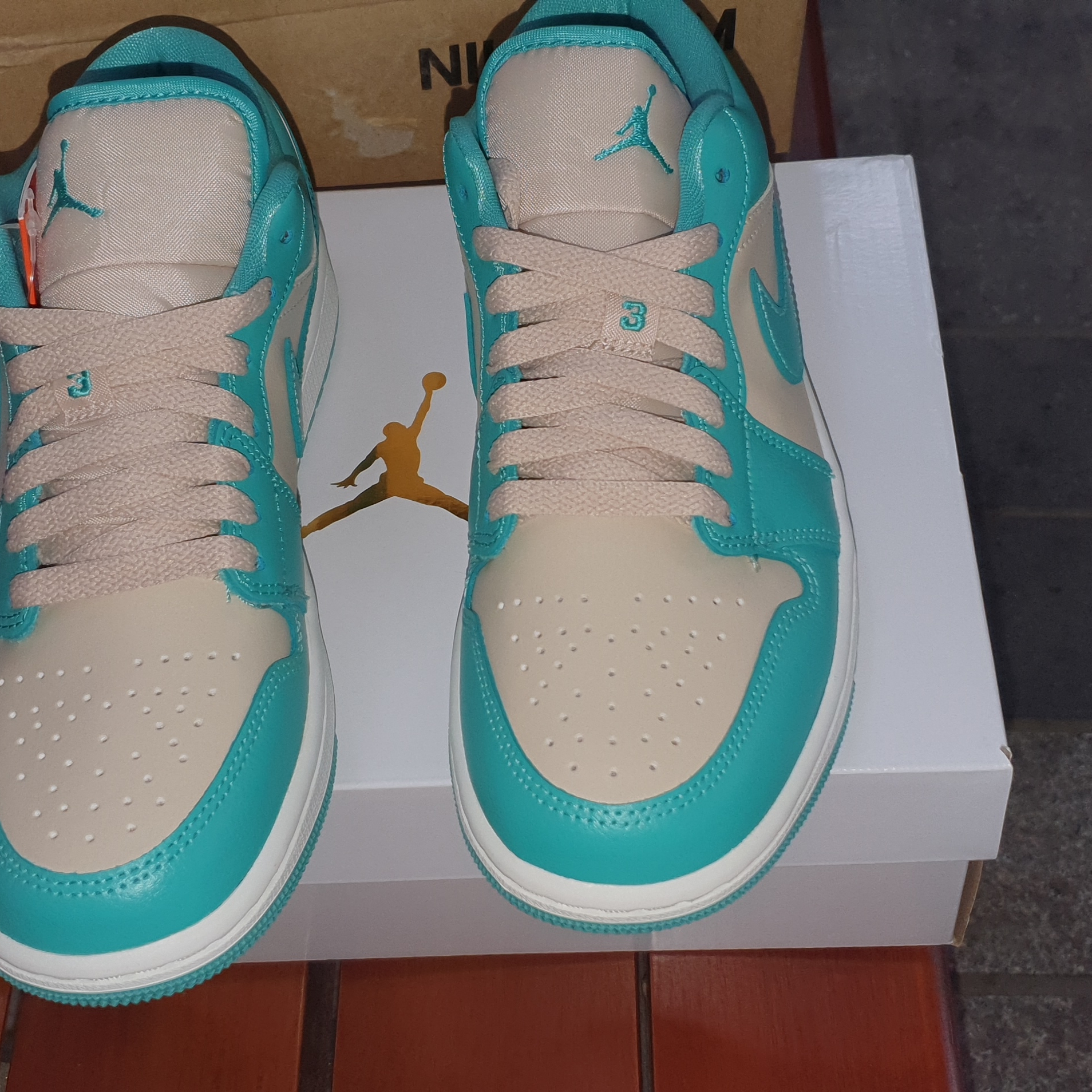 (W) Jordan 1 Low Sanddrift Washed Teal 착용 스타일 - 3