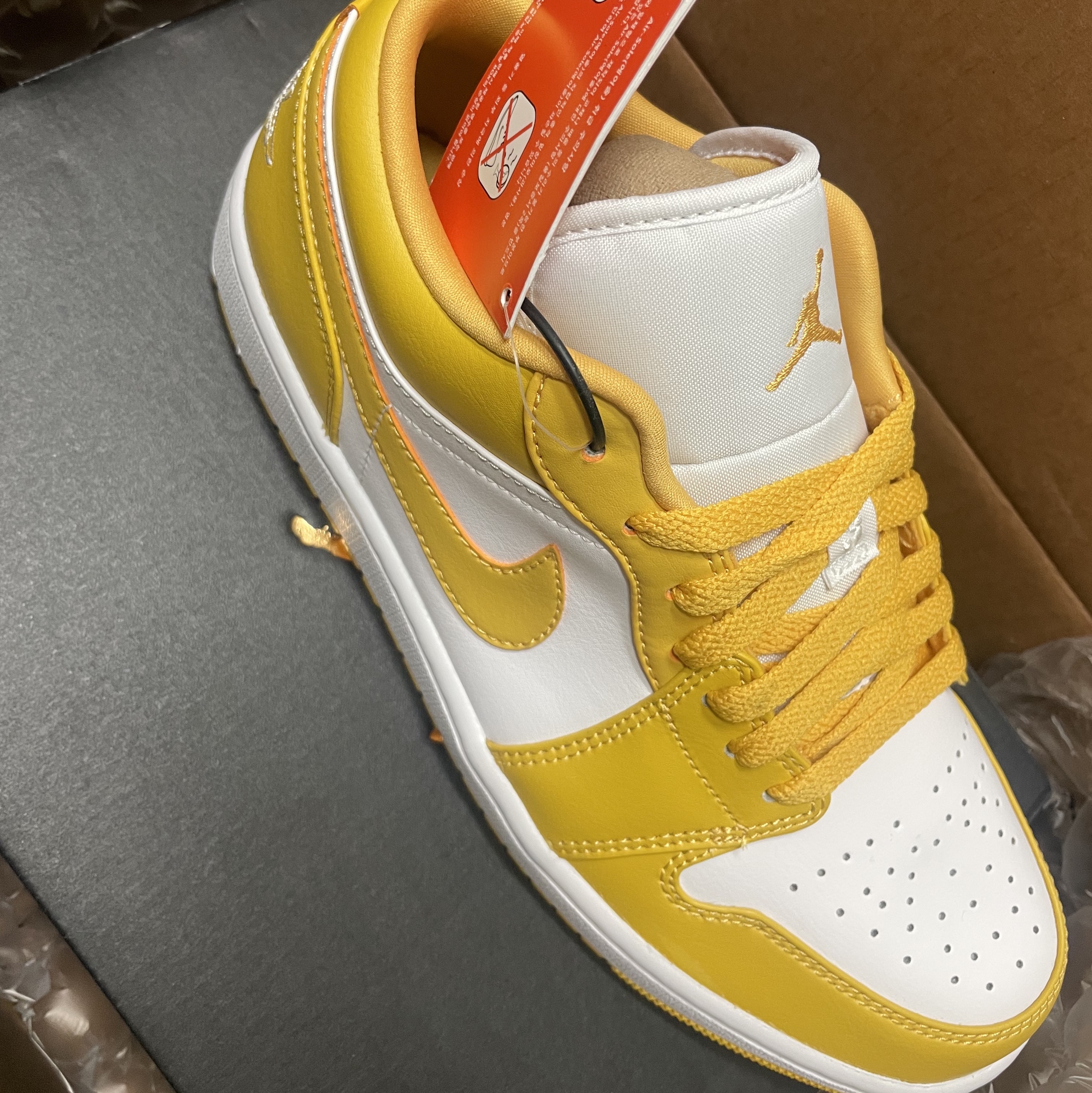 Jordan 1 Low Pollen 착용 스타일