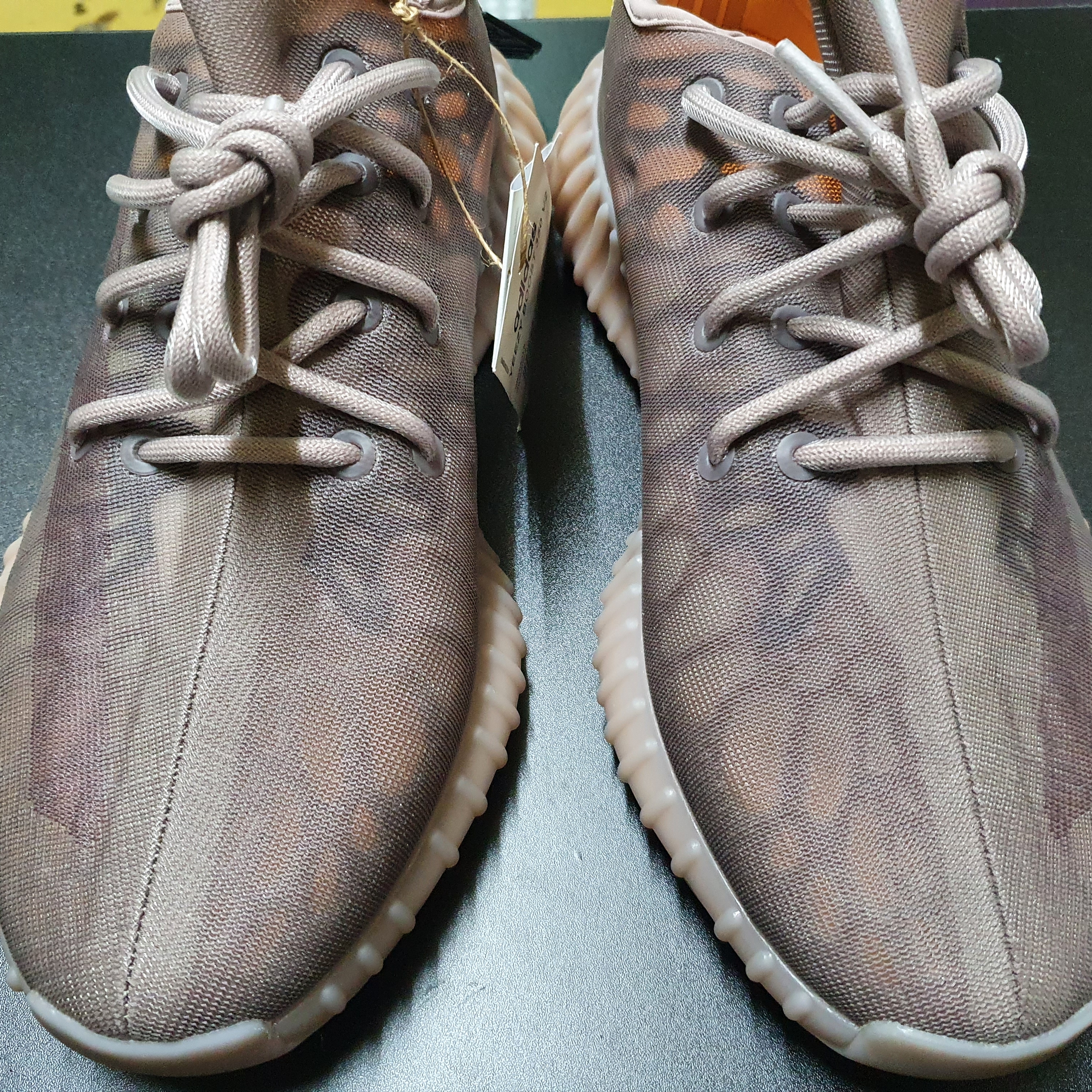 Adidas Yeezy Boost 350 V2 Mono Mist 착용 스타일 - 4