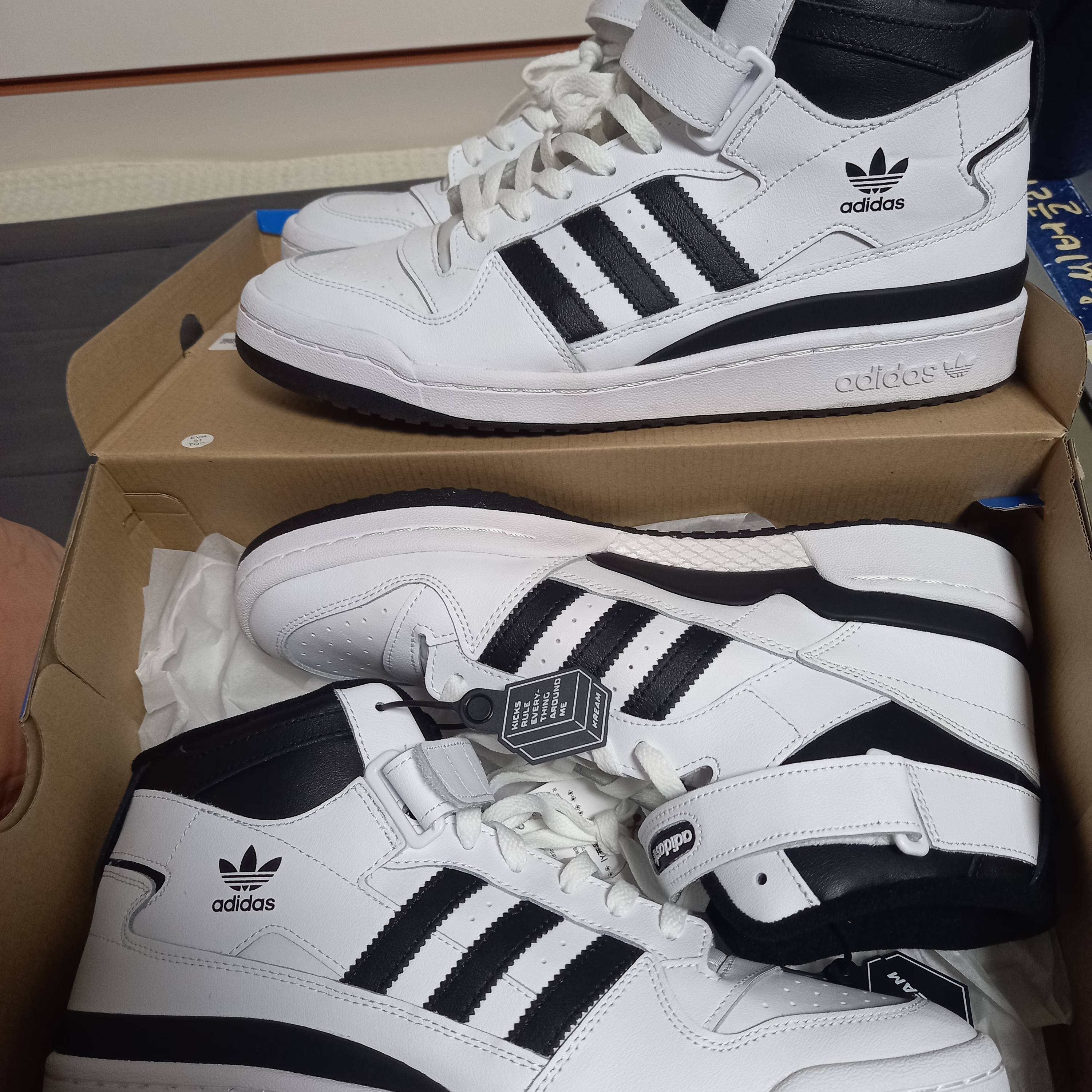 Adidas Forum Mid White Black 착용 스타일