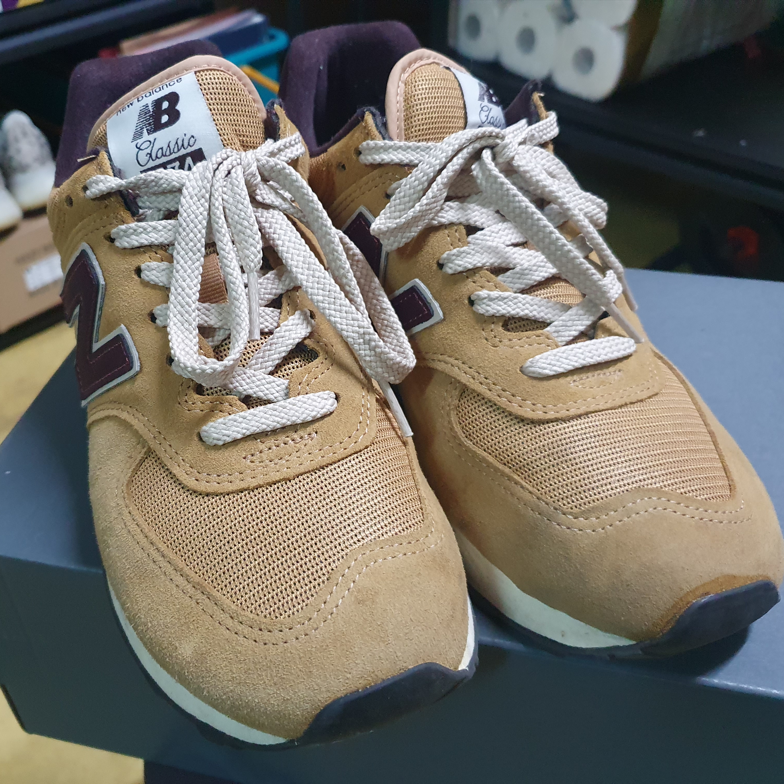 New Balance 574 Beige 착용 스타일 - 2