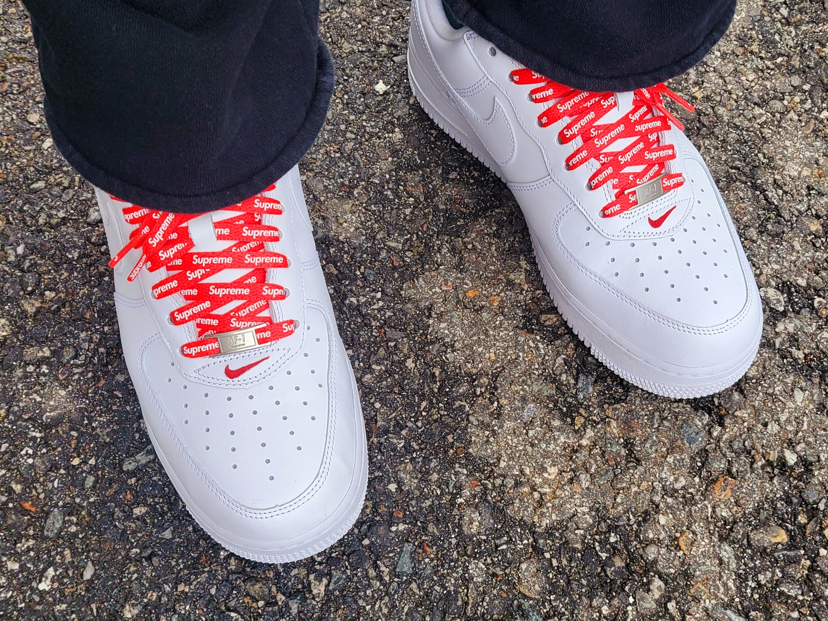 Nike x Supreme Air Force 1 Low White 착용 스타일