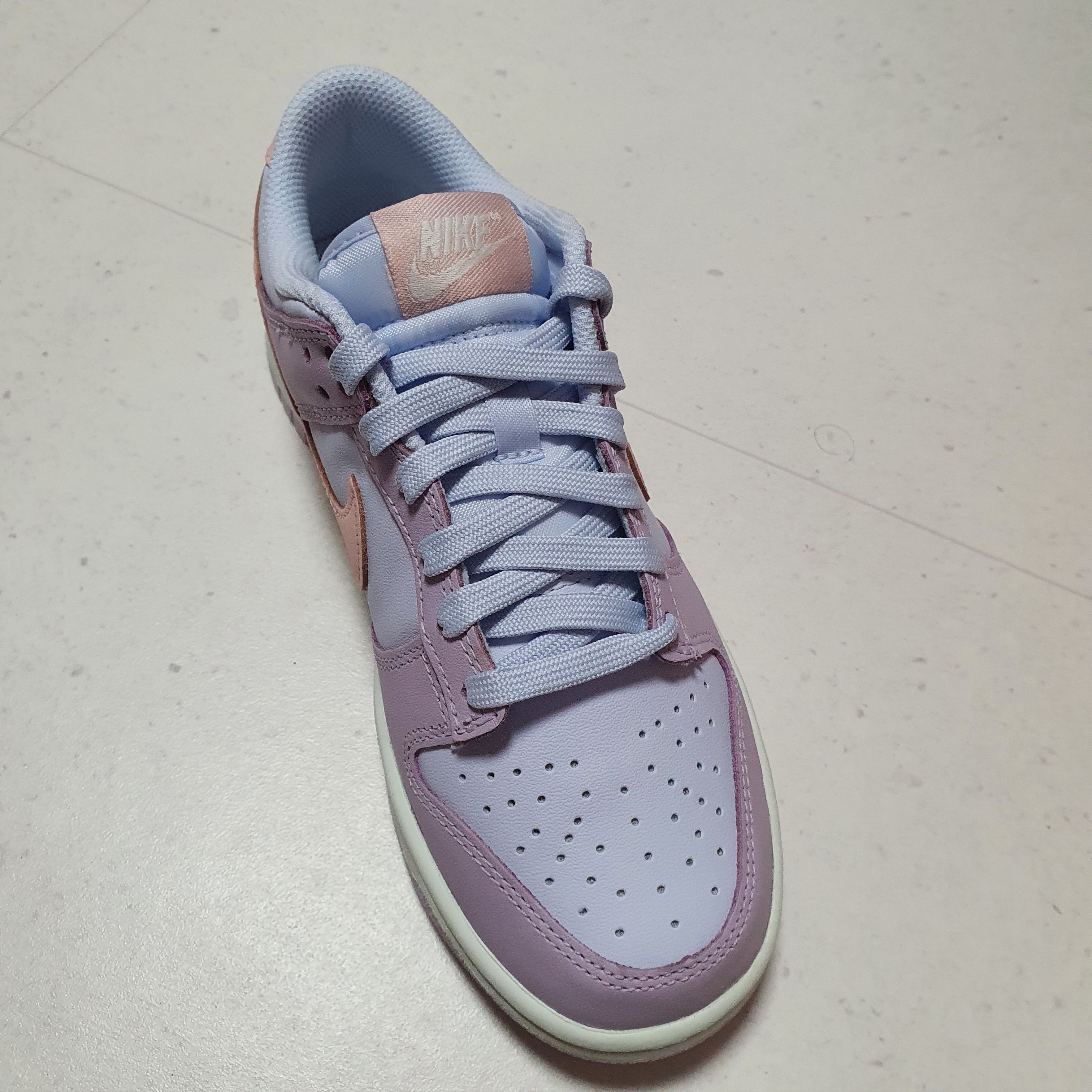 (W) Nike Dunk Low Atmosphere Pink 착용 스타일 - 4