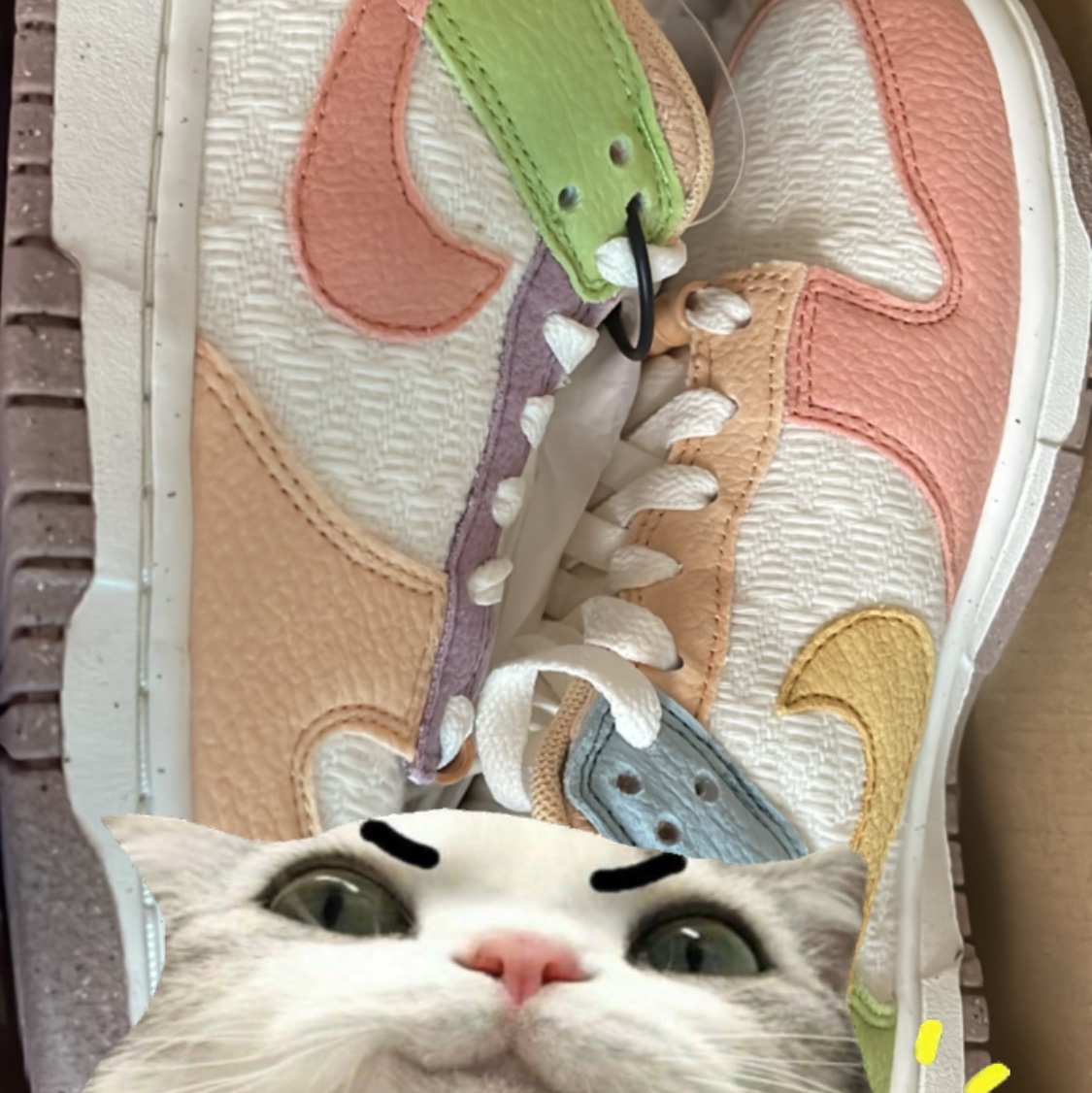 (W) Nike Dunk Low SE Sun Club Sanded Gold 착용 스타일 - 2