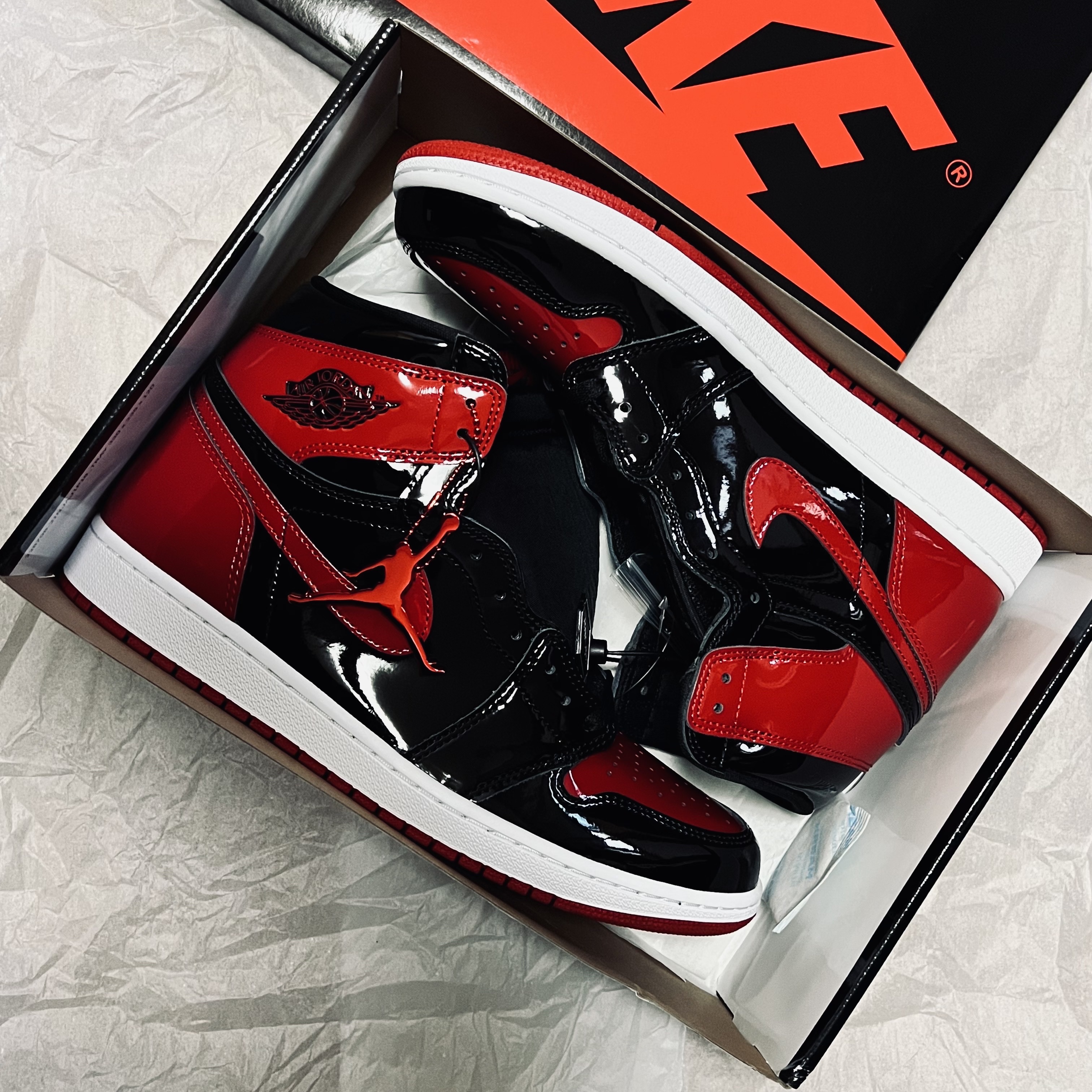 Jordan 1 Retro High OG Patent Bred 착용 스타일 - 1