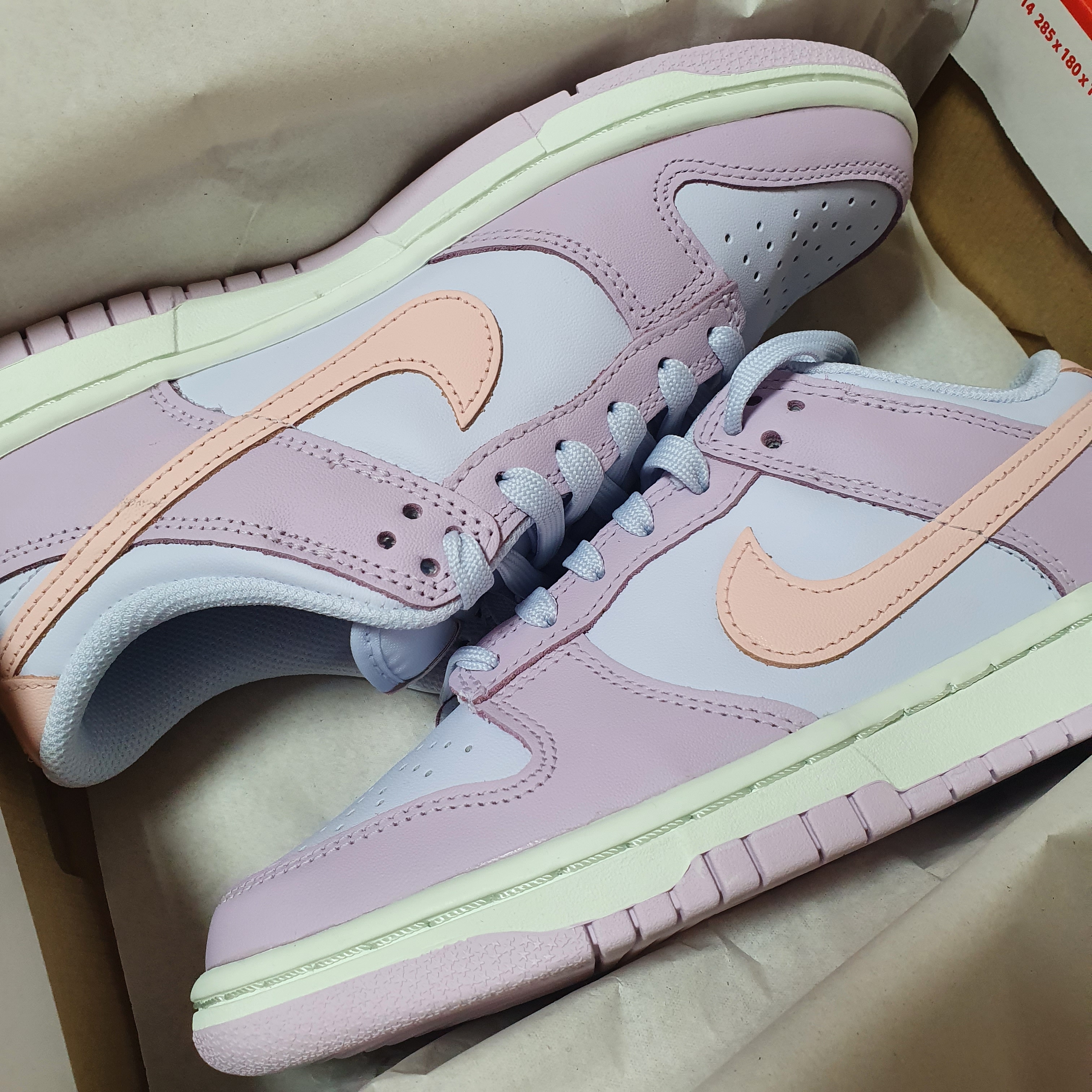 (W) Nike Dunk Low Atmosphere Pink 착용 스타일 - 1