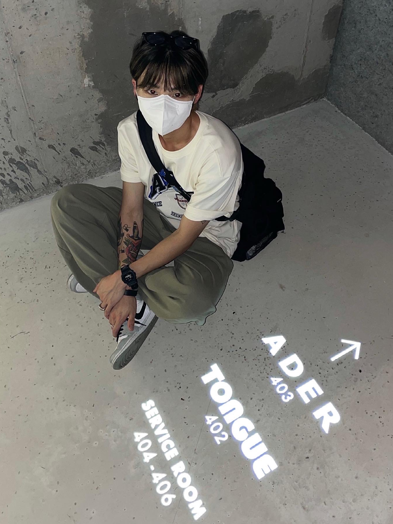 Jordan 1 Mid Light Smoke Grey 착용 스타일 - 1