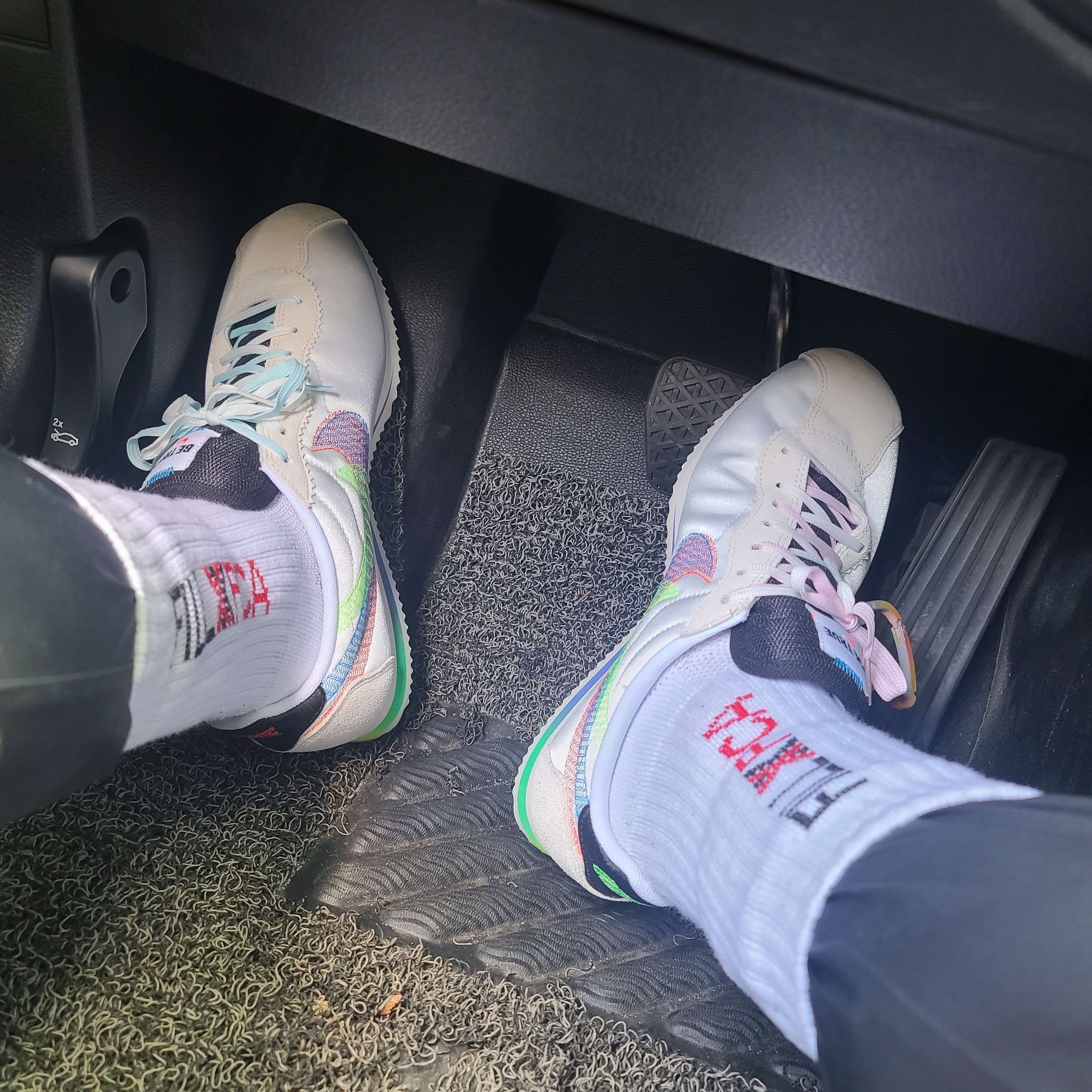 Nike Cortez Be True 착용 스타일 - 1