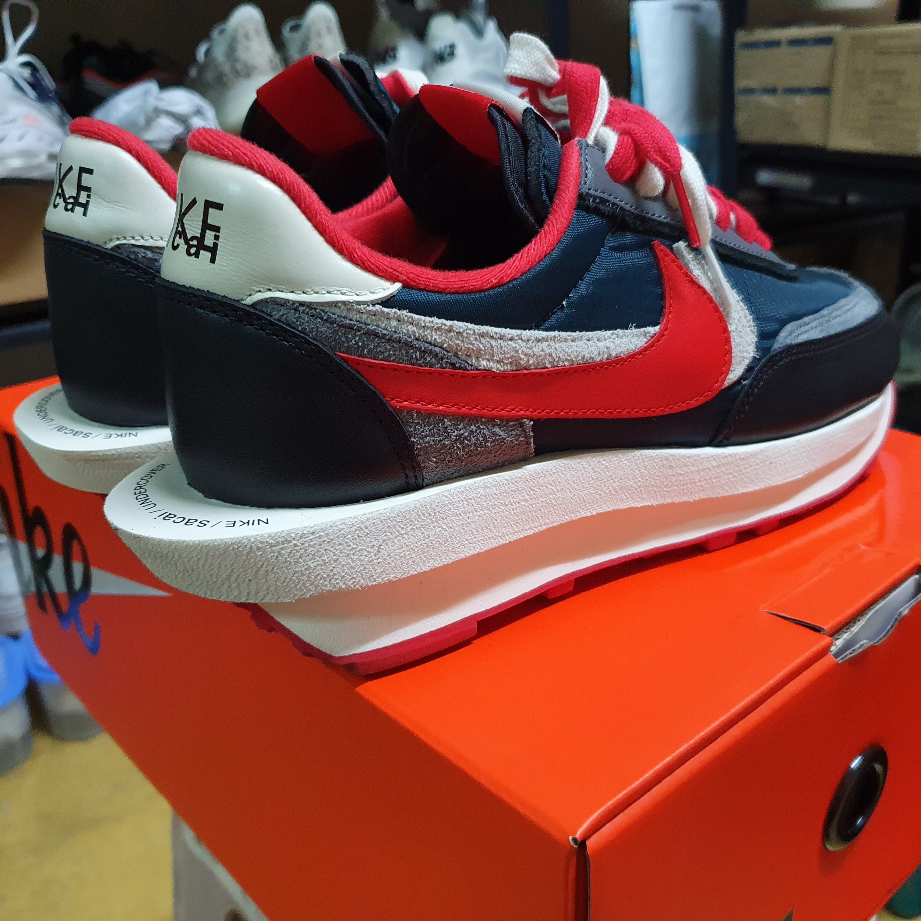 Nike x Sacai x Undercover LDWaffle Midnight Spruce University Red 착용 스타일 - 2