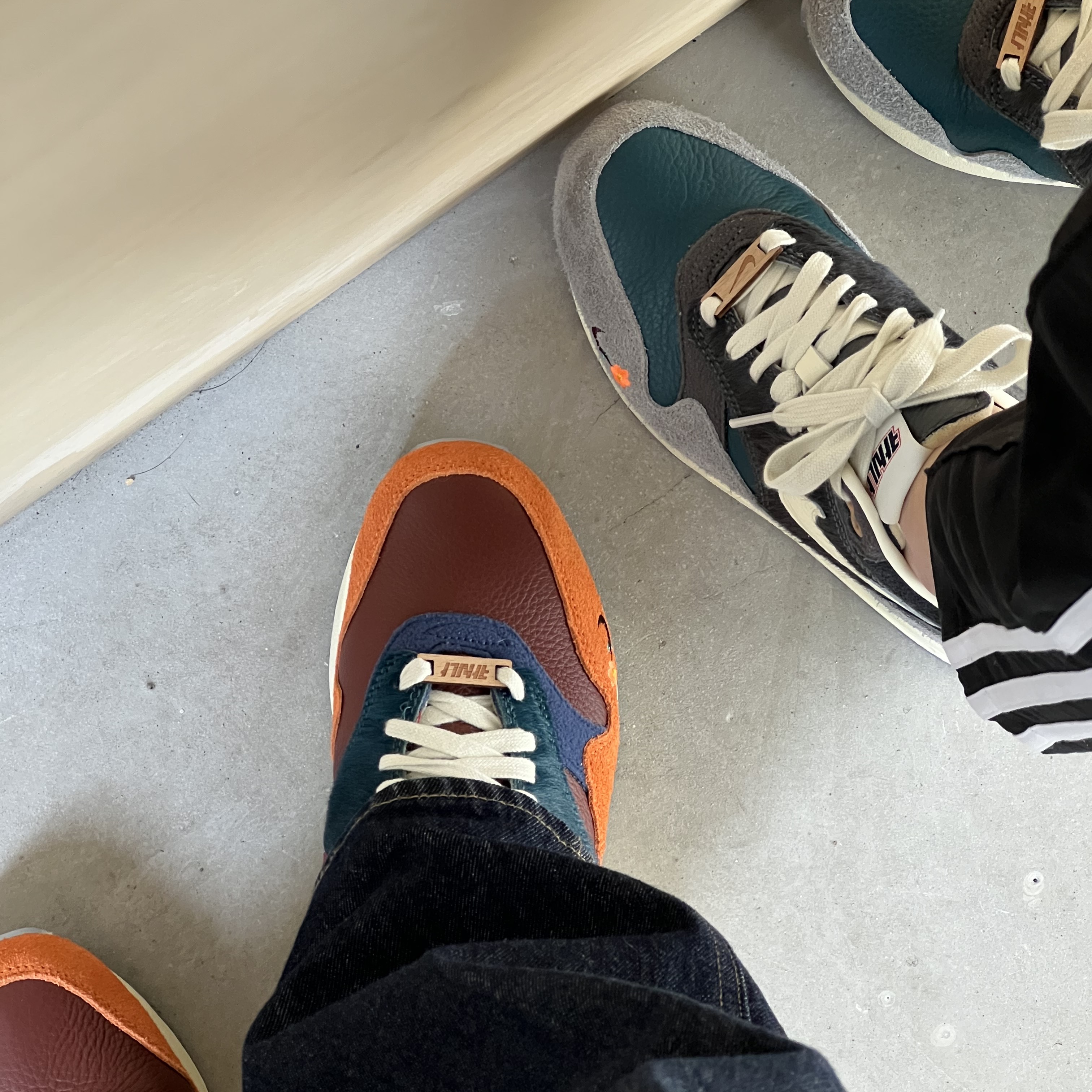 Nike x Kasina Air Max 1 SP Won-Ang Orange, Nike x Kasina Air Max 1 SP Won-Ang Particle Grey 착용 스타일