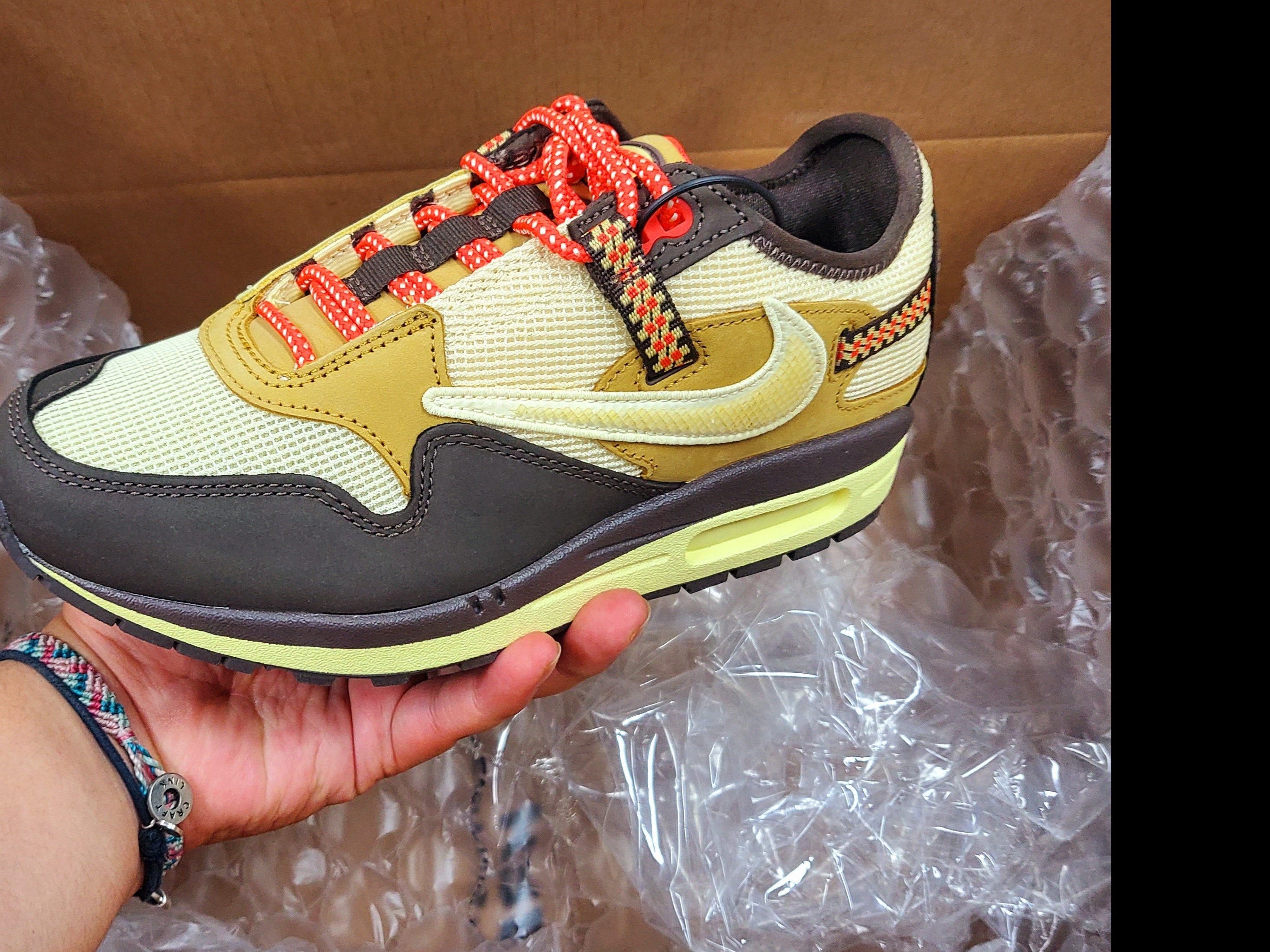 Nike x Travis Scott Air Max 1 Cact.us Brown 착용 스타일
