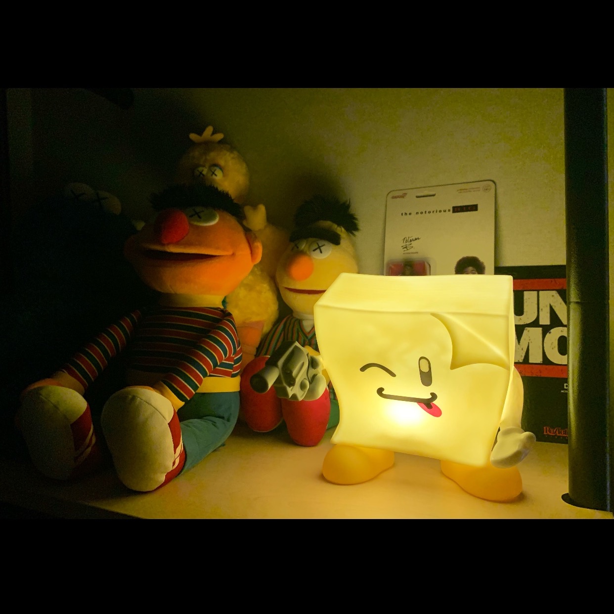 Supreme Sticky Note Molded Lamp Yellow - 22SS 착용 스타일