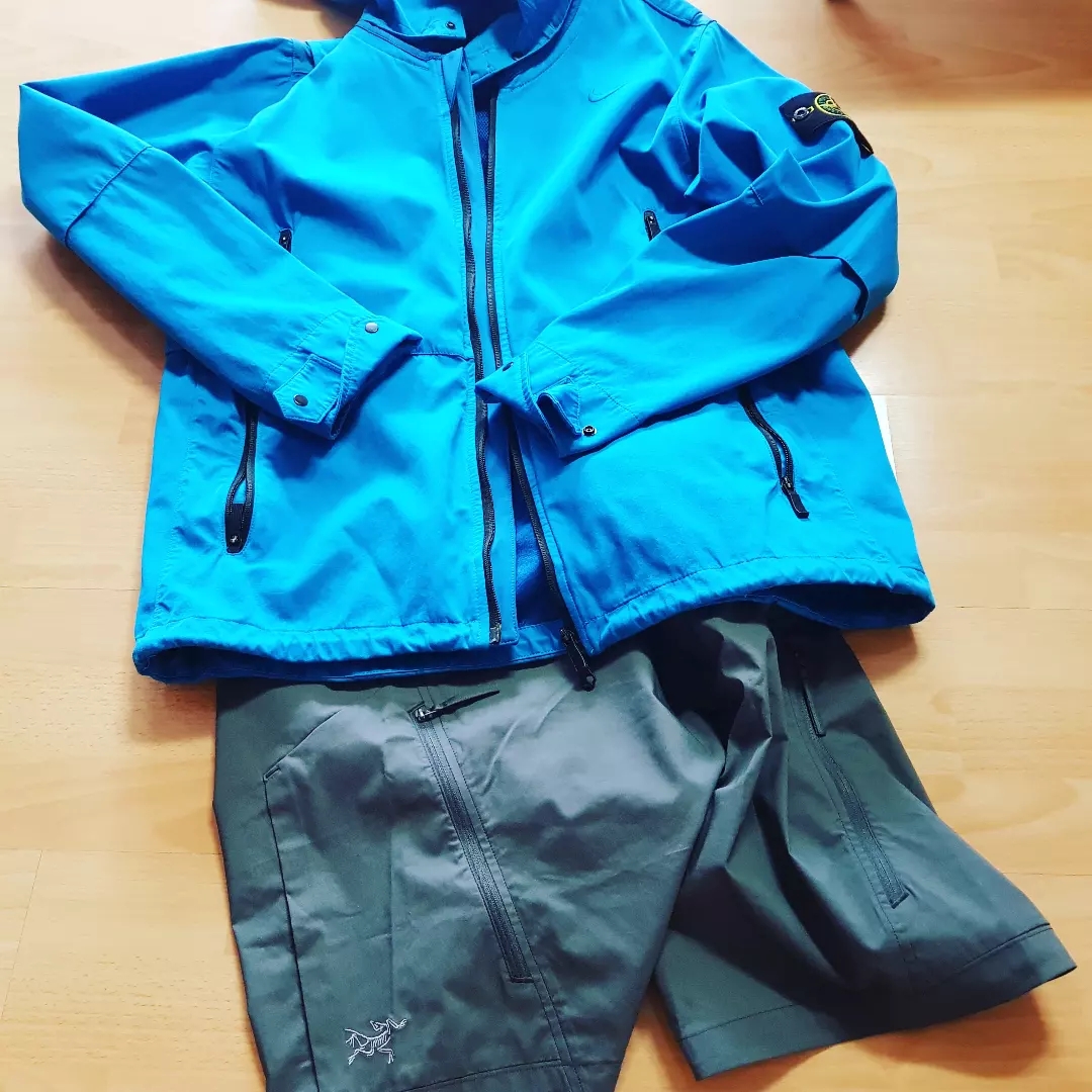 Salomon XT-4 ADV Tanager Turquoise, Nike Golf x Stone Island RASO-R 3L Jacket Blue 착용 스타일 - 2