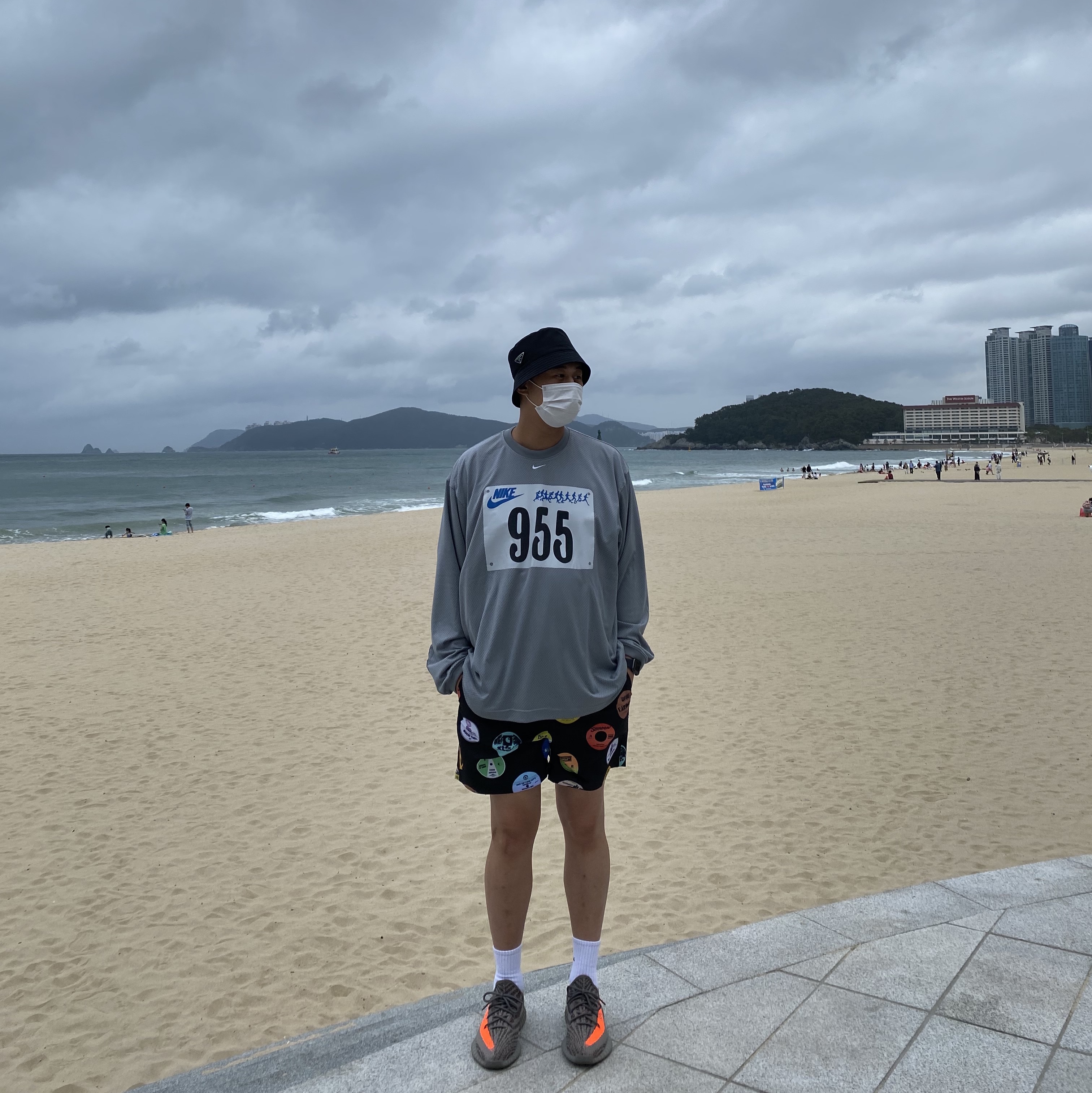 Nike x Cactus Plant Flea Market L/S Jersey Grey - US/EU, Adidas Yeezy Boost 350 V2 Beluga - Reflective 착용 스타일 - 1
