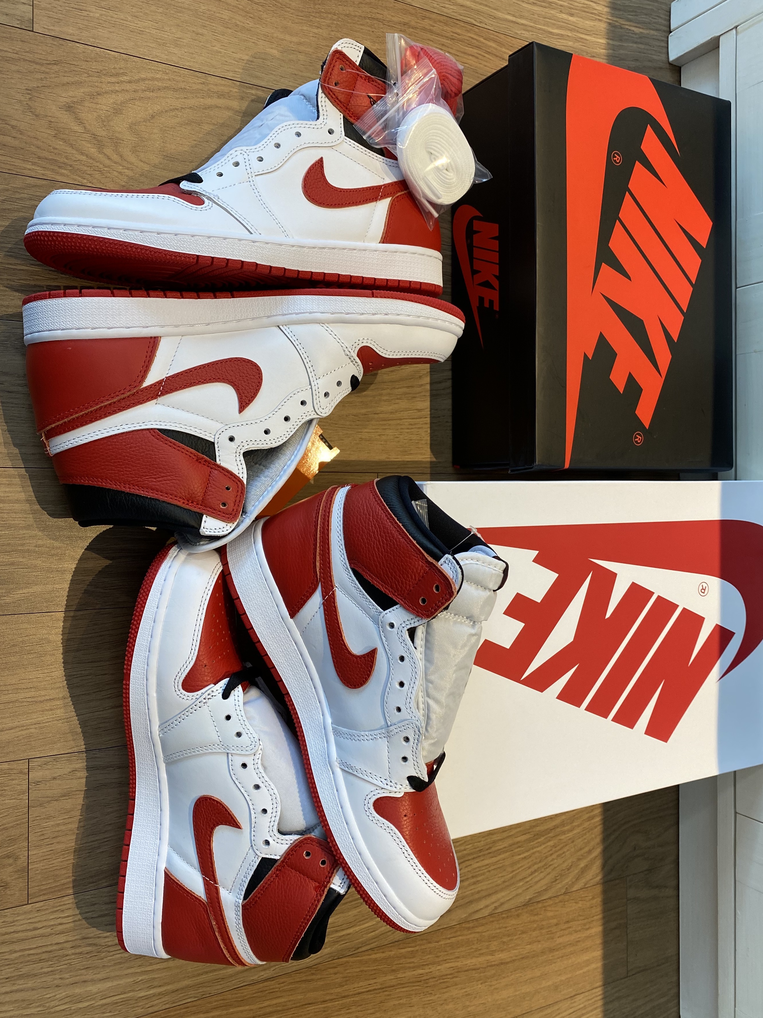 Jordan 1 Retro High OG Heritage, (GS) Jordan 1 Retro High OG Heritage 착용 스타일 - 1