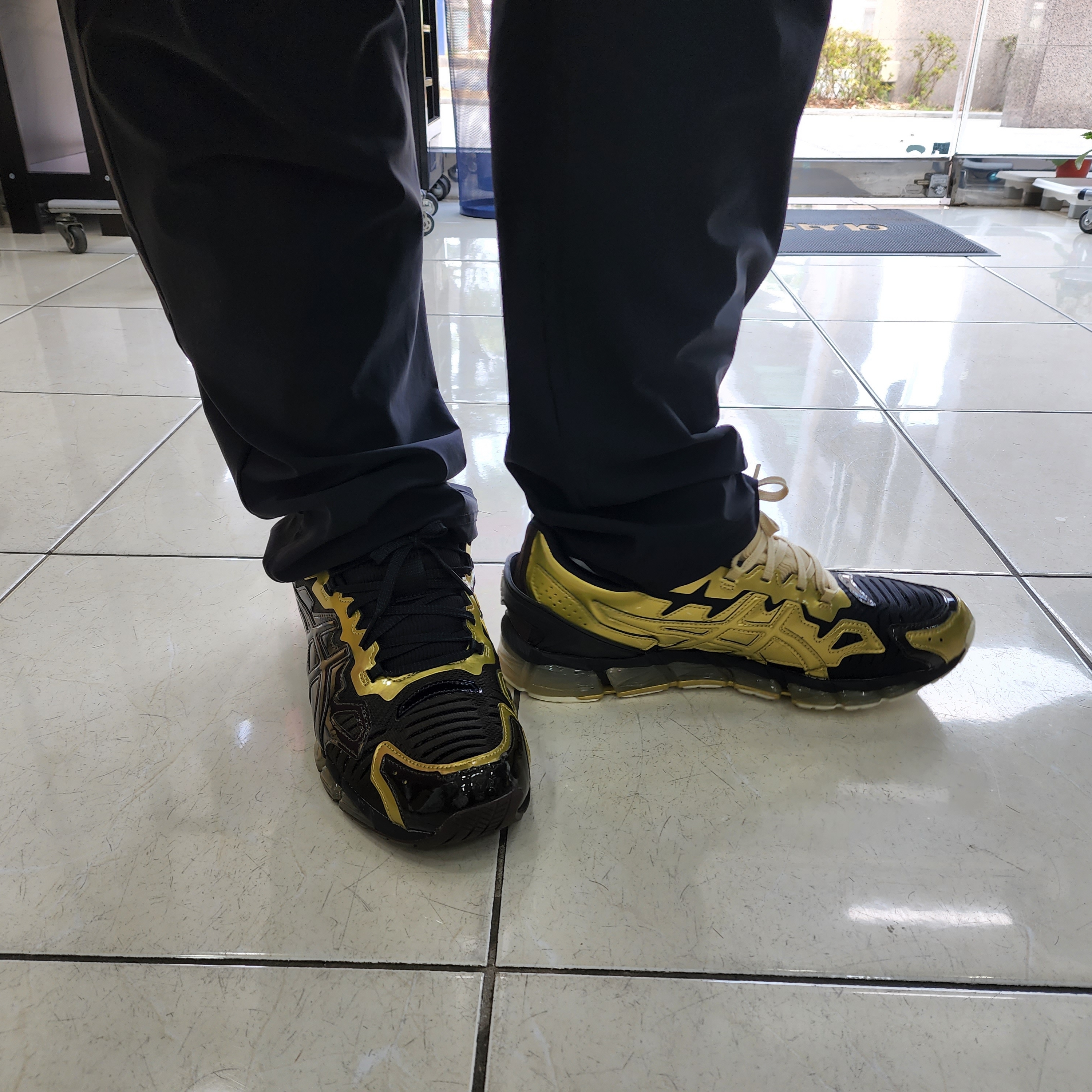 Asics x GmbH Gel-Quantum 360 6 Rich Gold Black Coffee 착용 스타일