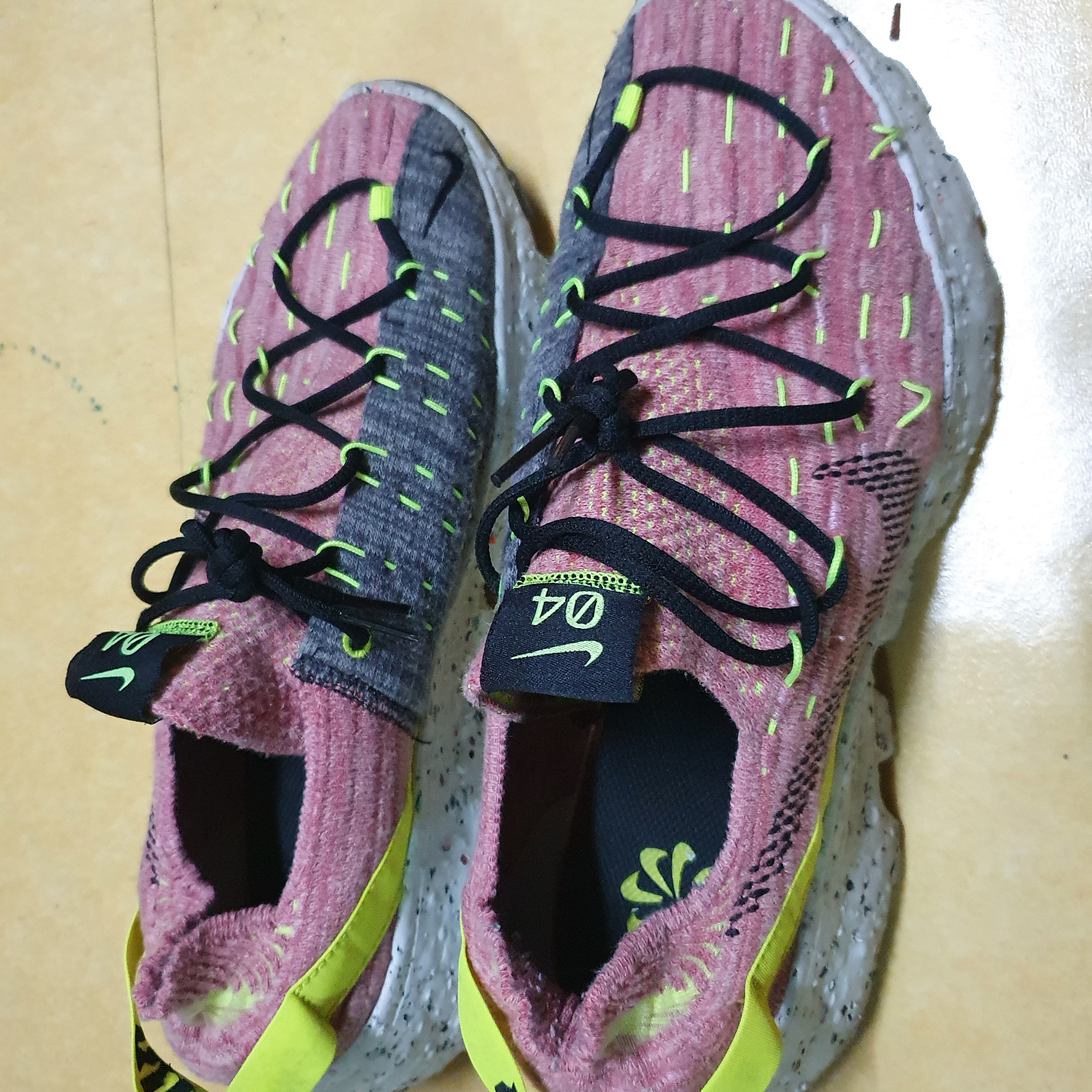 Nike Space Hippie 04 Lemon Venom 착용 스타일 - 4