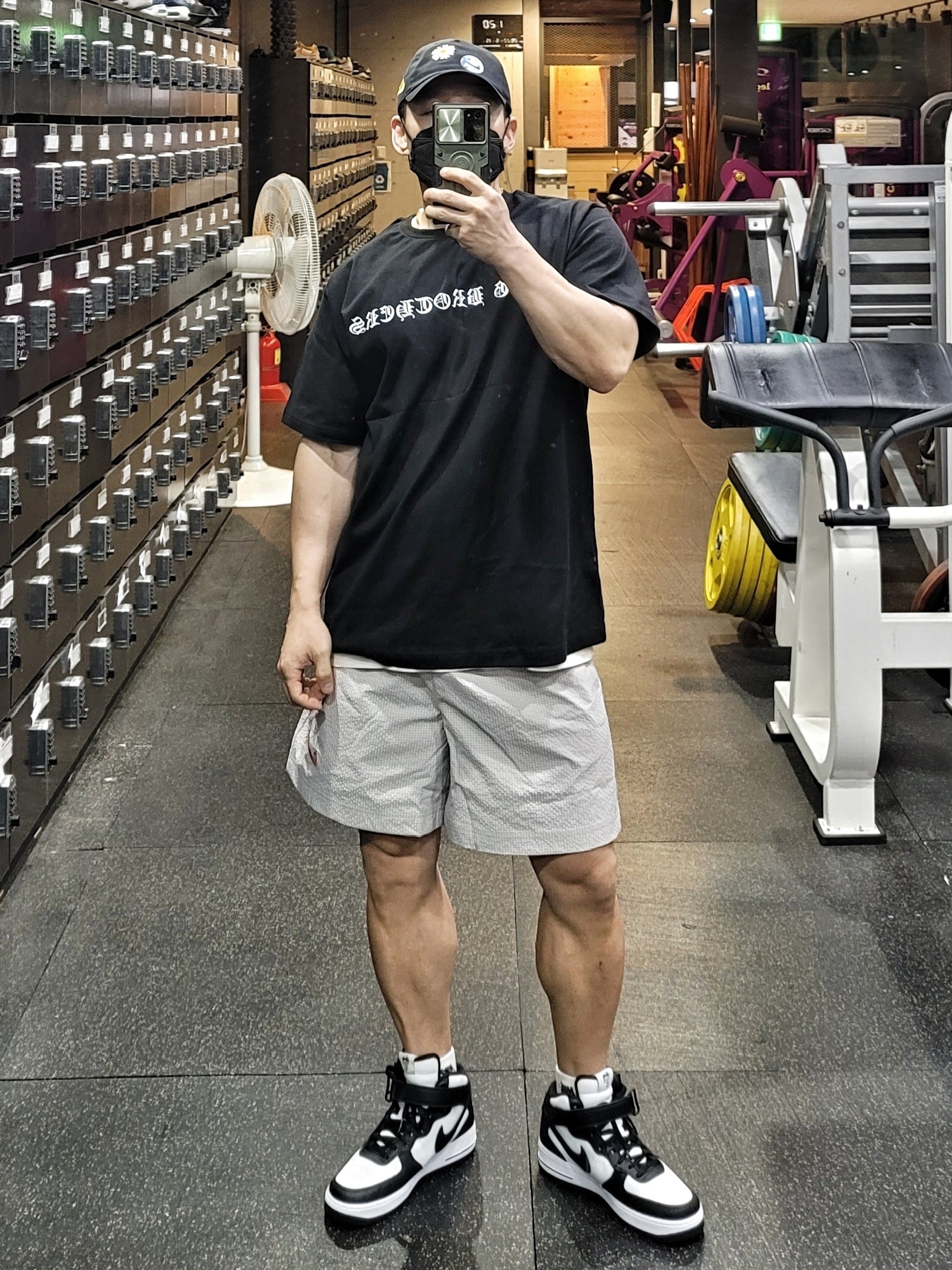 Nike Heritage 86 Cap Black, Nike x Stussy Air Force 1 '07 Mid SP Black and Light Bone 착용 스타일 - 1