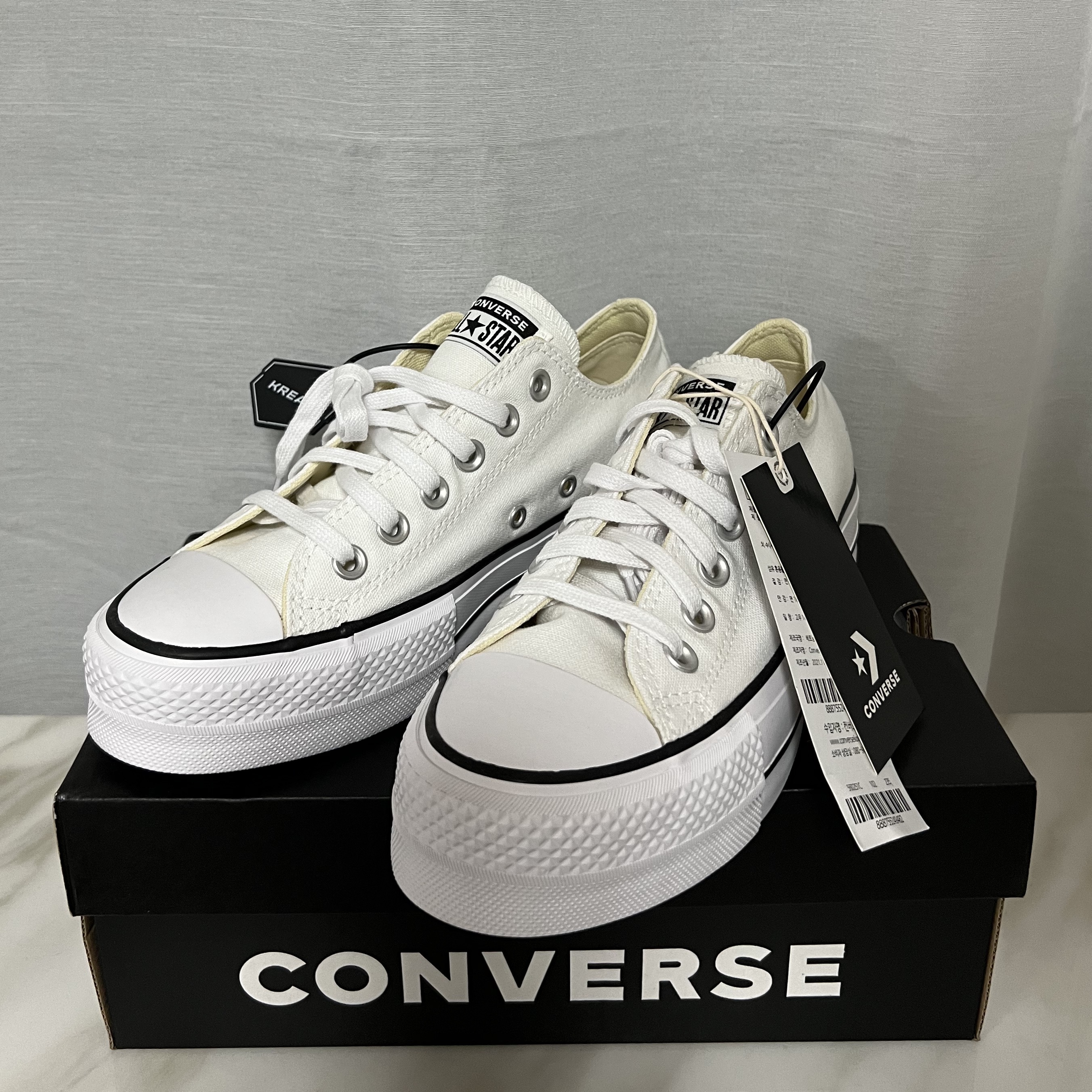 (W) Converse Chuck Taylor All Star Lift Ox White Black 착용 스타일
