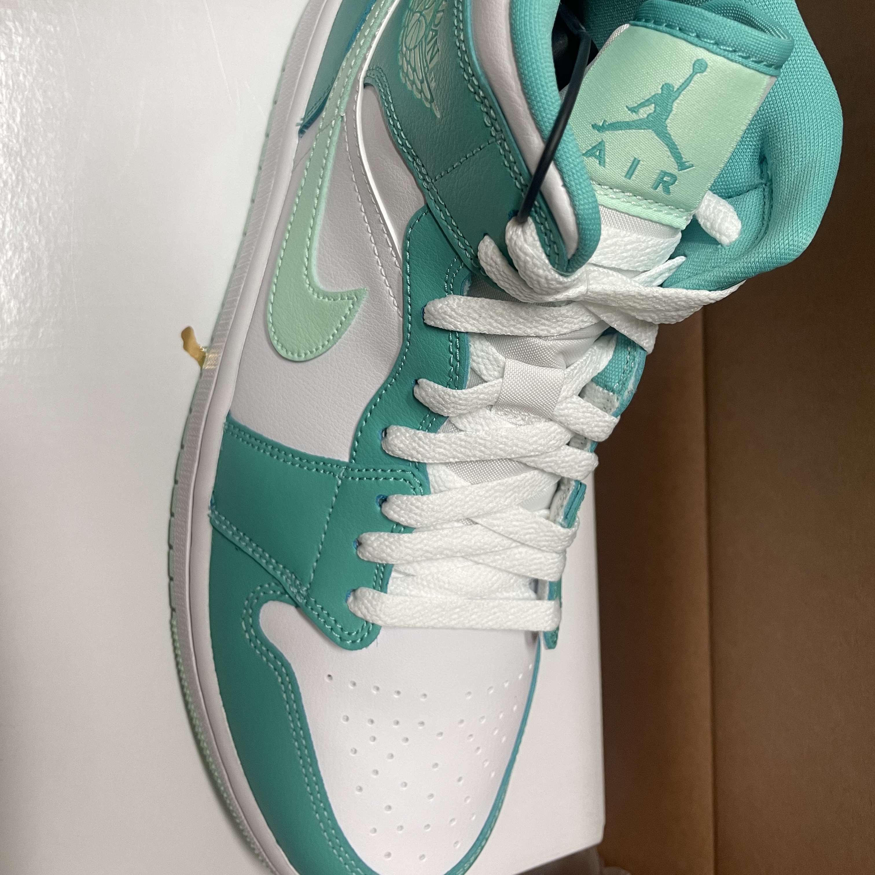 (W) Jordan 1 Mid Washed Teal Mint Foam 착용 스타일