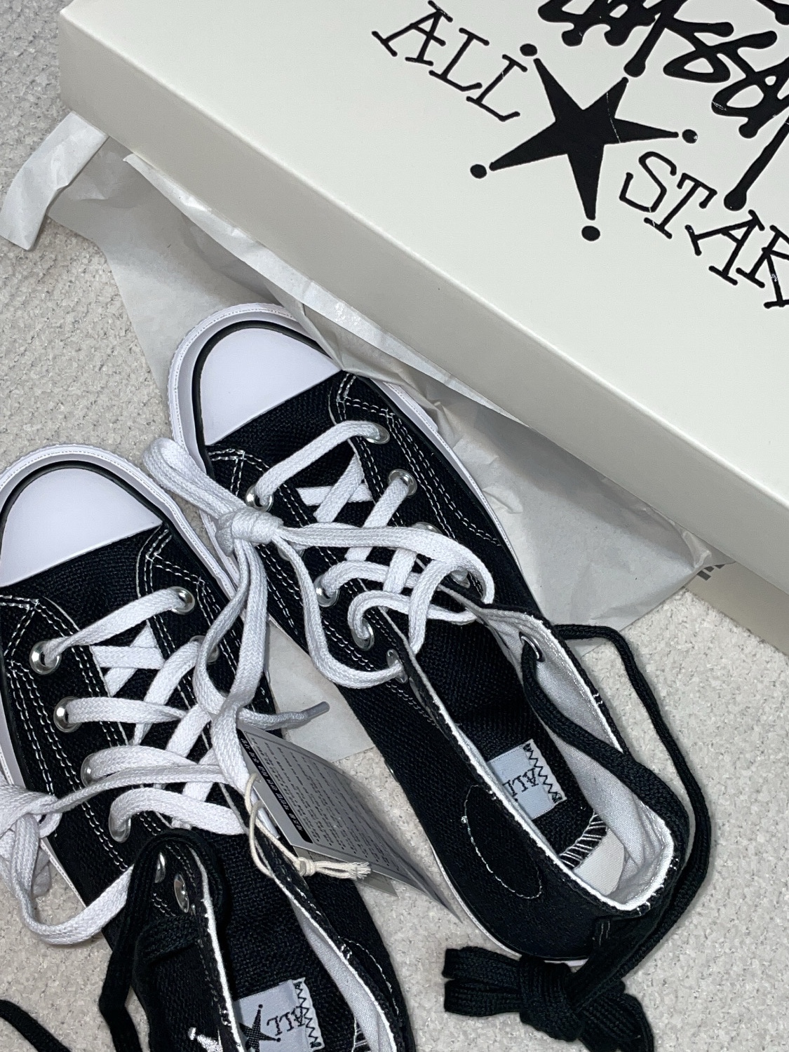 Converse x Stussy Chuck 70 High Black 착용 스타일 - 3
