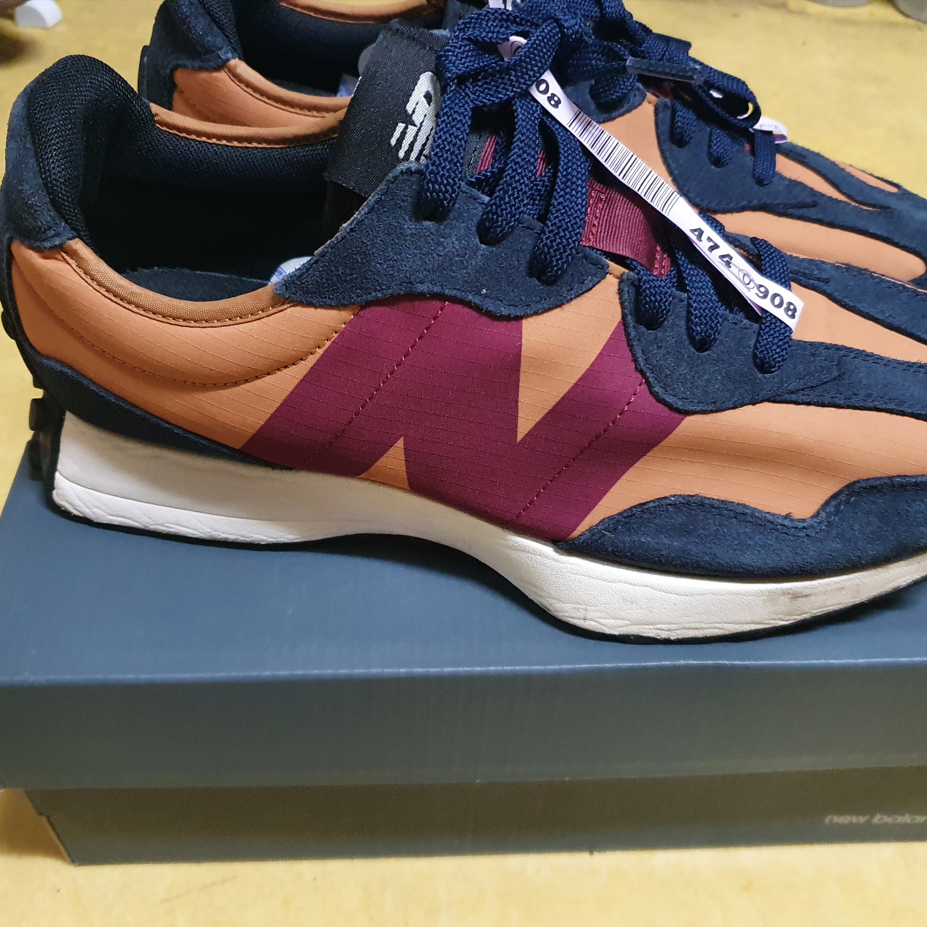 New Balance 327 Natural Indigo 착용 스타일 - 4