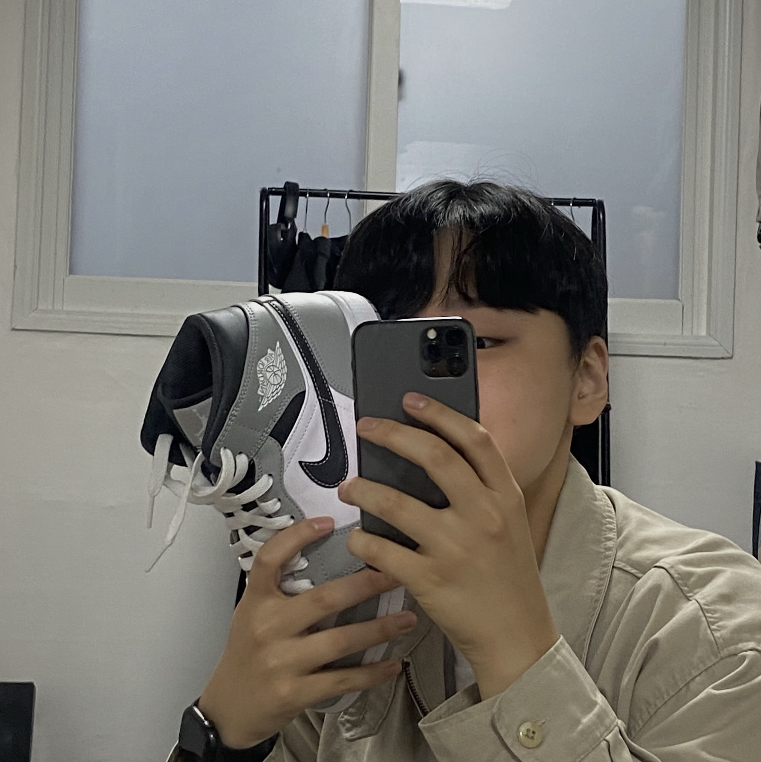 Jordan 1 Mid Light Smoke Grey Anthracite 착용 스타일
