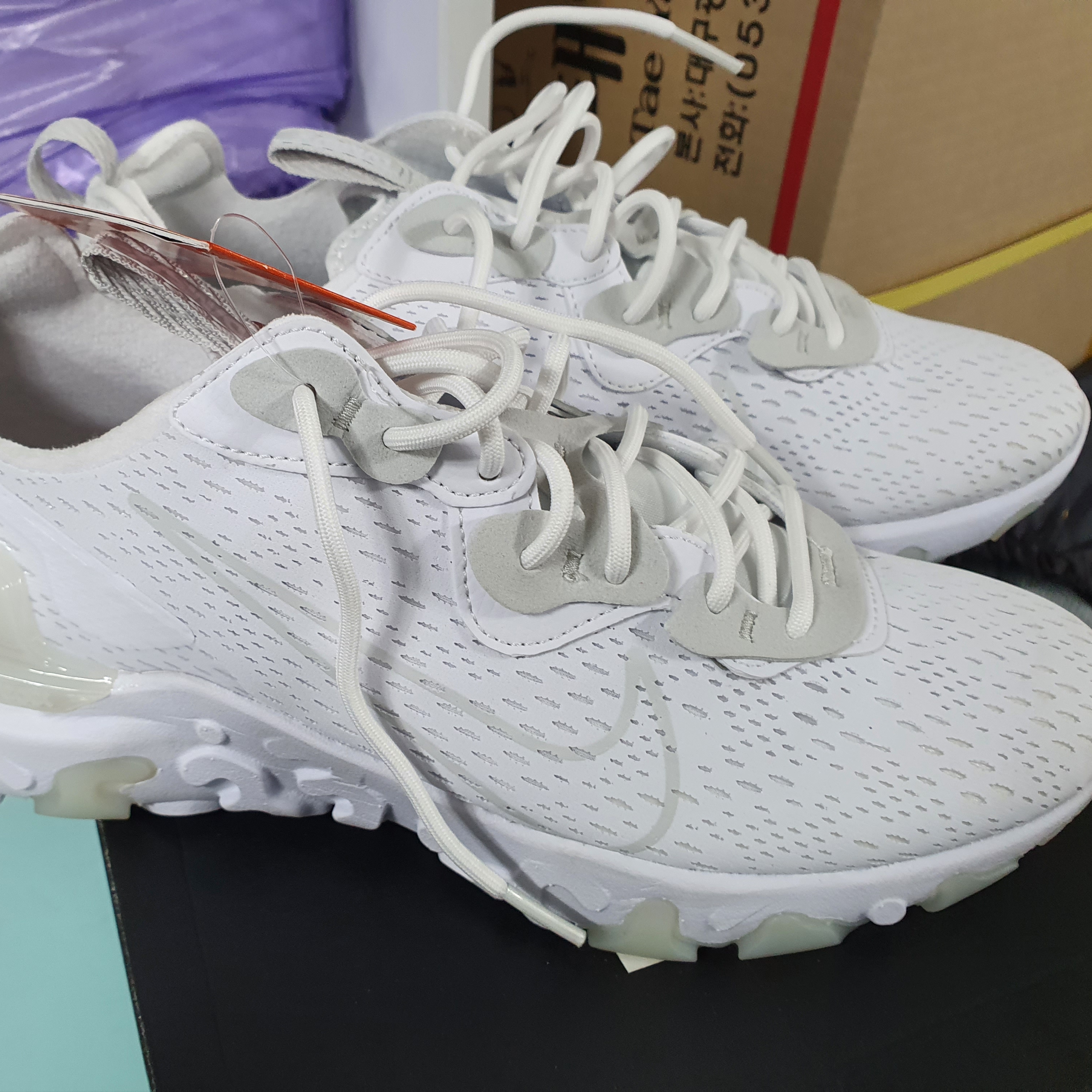 (W) Nike React Vision White 착용 스타일 - 1