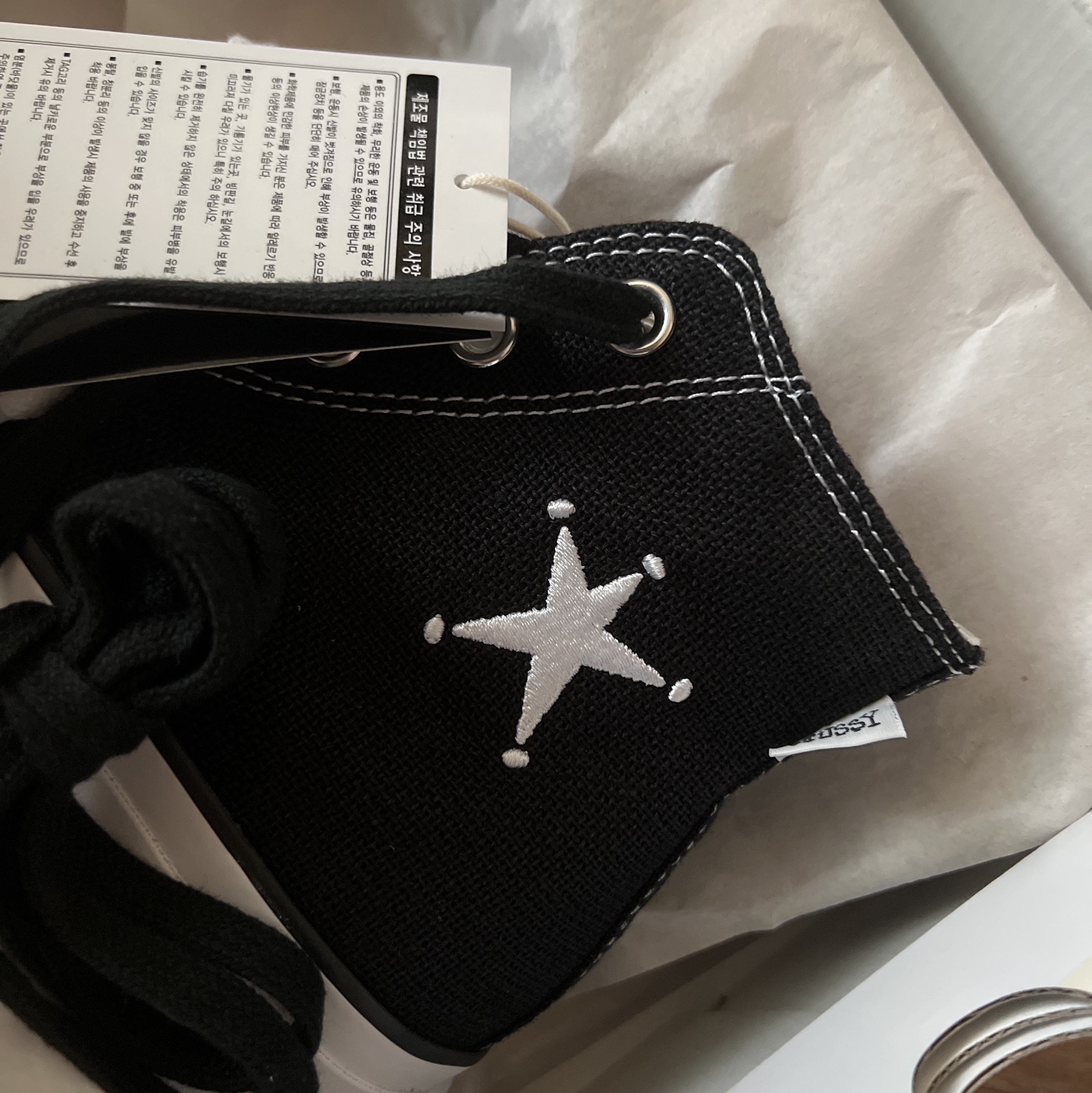 Converse x Stussy Chuck 70 High Black 착용 스타일 - 2
