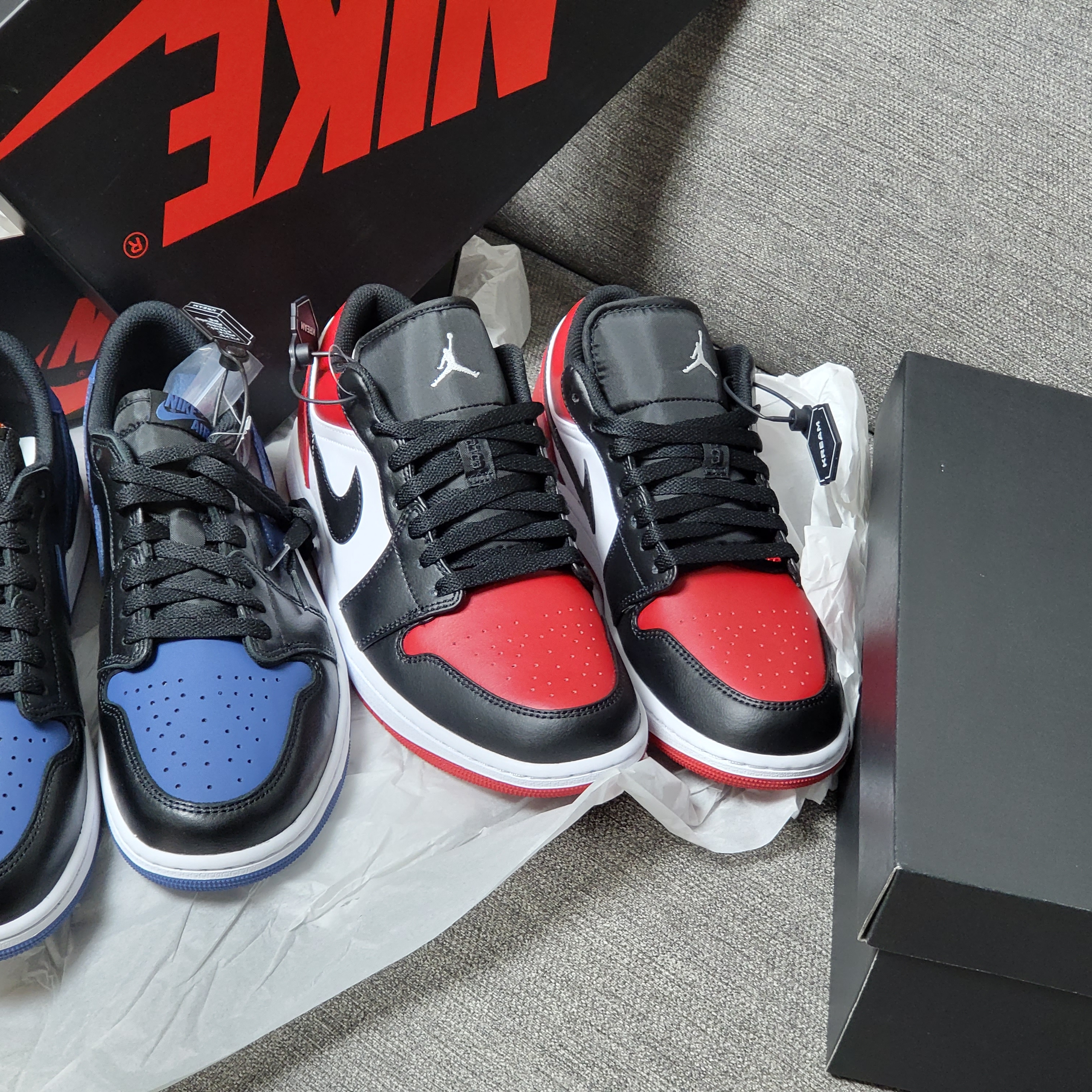 Jordan 1 Low Bred Toe, Jordan 1 Retro Low OG Mystic Navy 착용 스타일 - 1