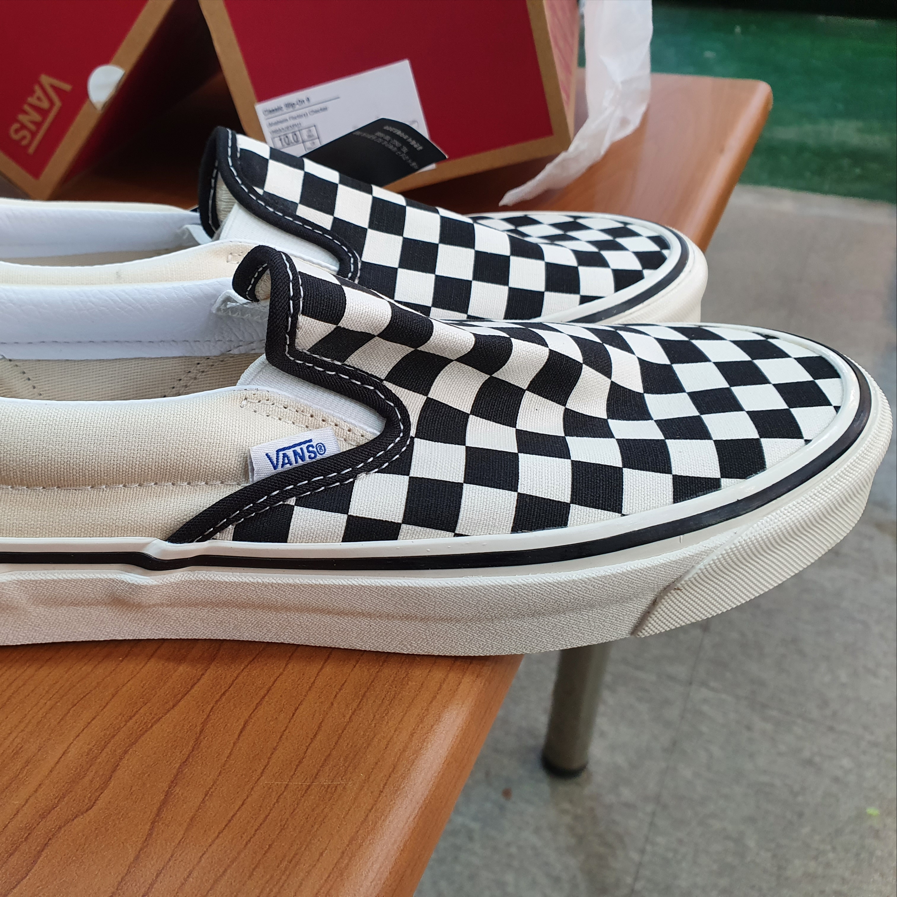 Vans Slip-On 98 DX Anaheim Factory Classic Checkerboard 착용 스타일 - 1