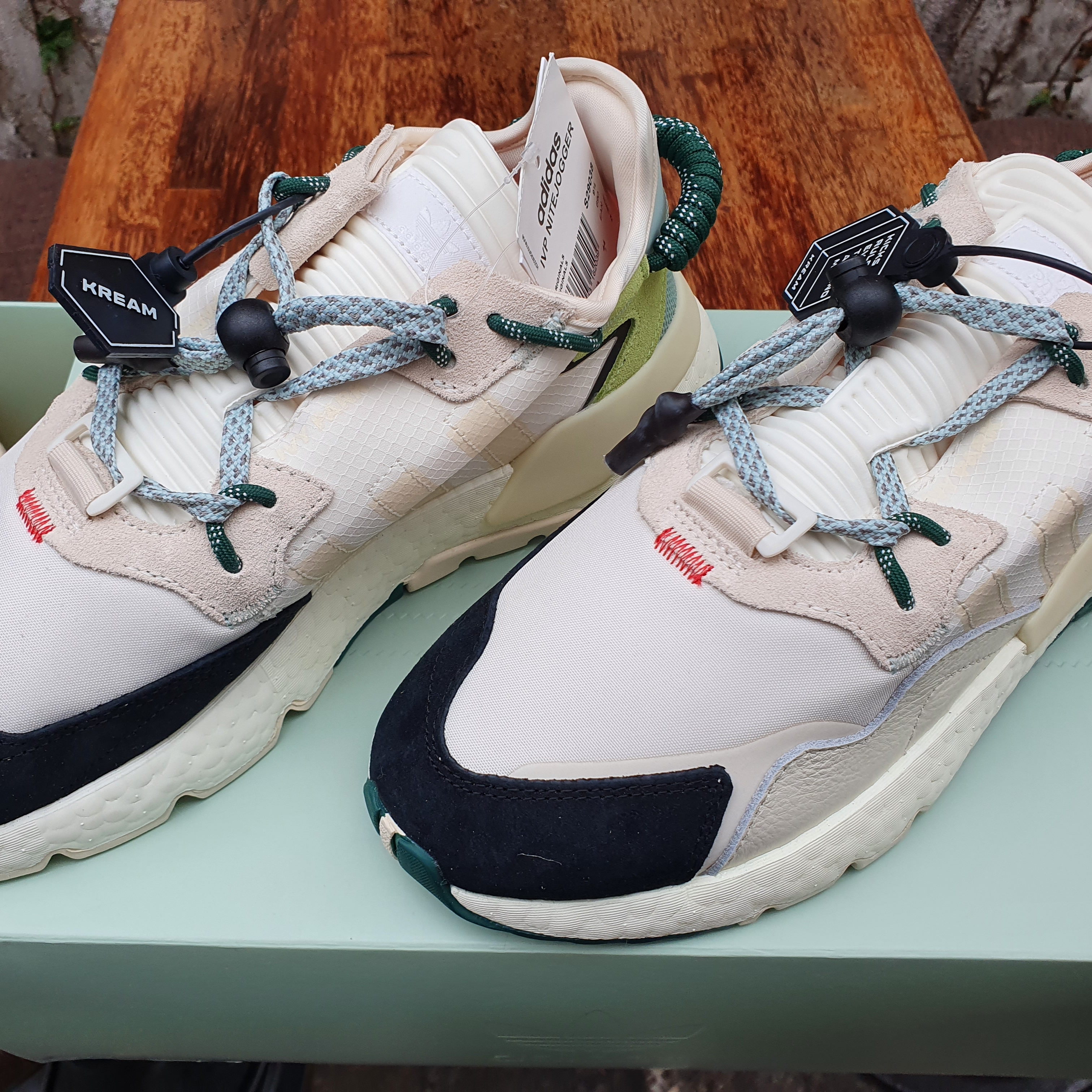 Adidas x Beyonce Ivy Park Nite Jogger Off White 착용 스타일 - 1