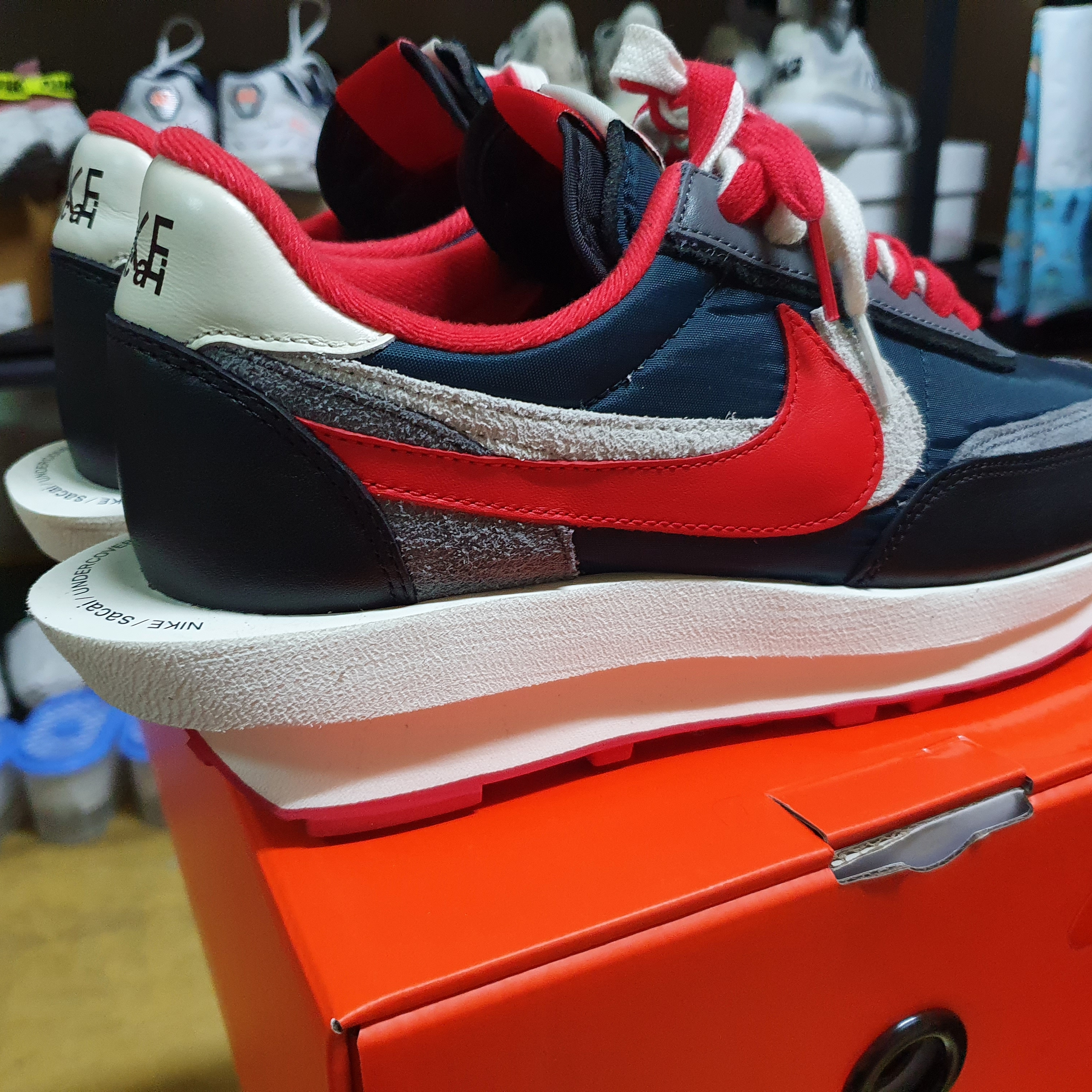 Nike x Sacai x Undercover LDWaffle Midnight Spruce University Red 착용 스타일 - 3