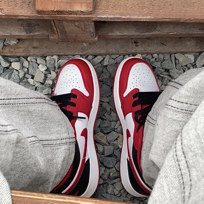 Jordan 1 Low White Gym Red Black 착용 스타일