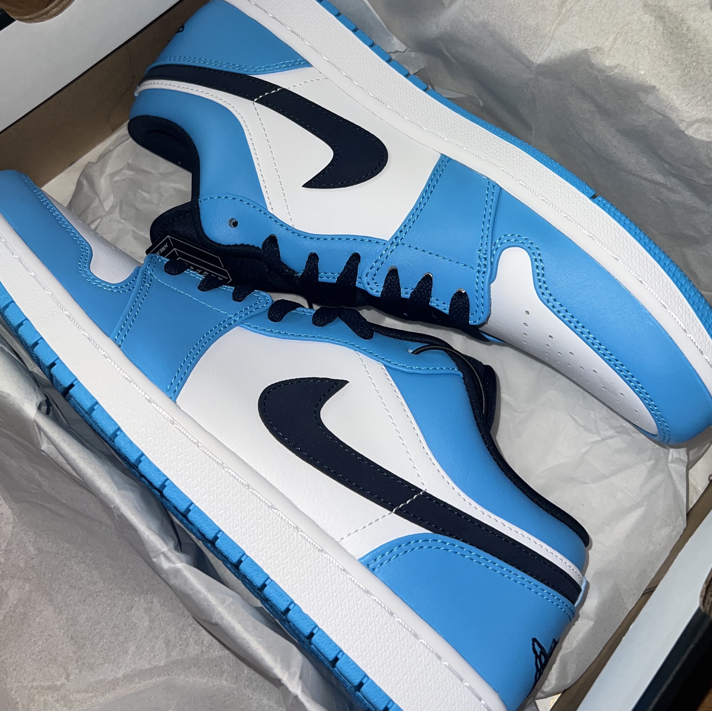 Jordan 1 Low Dark Powder Blue 착용 스타일