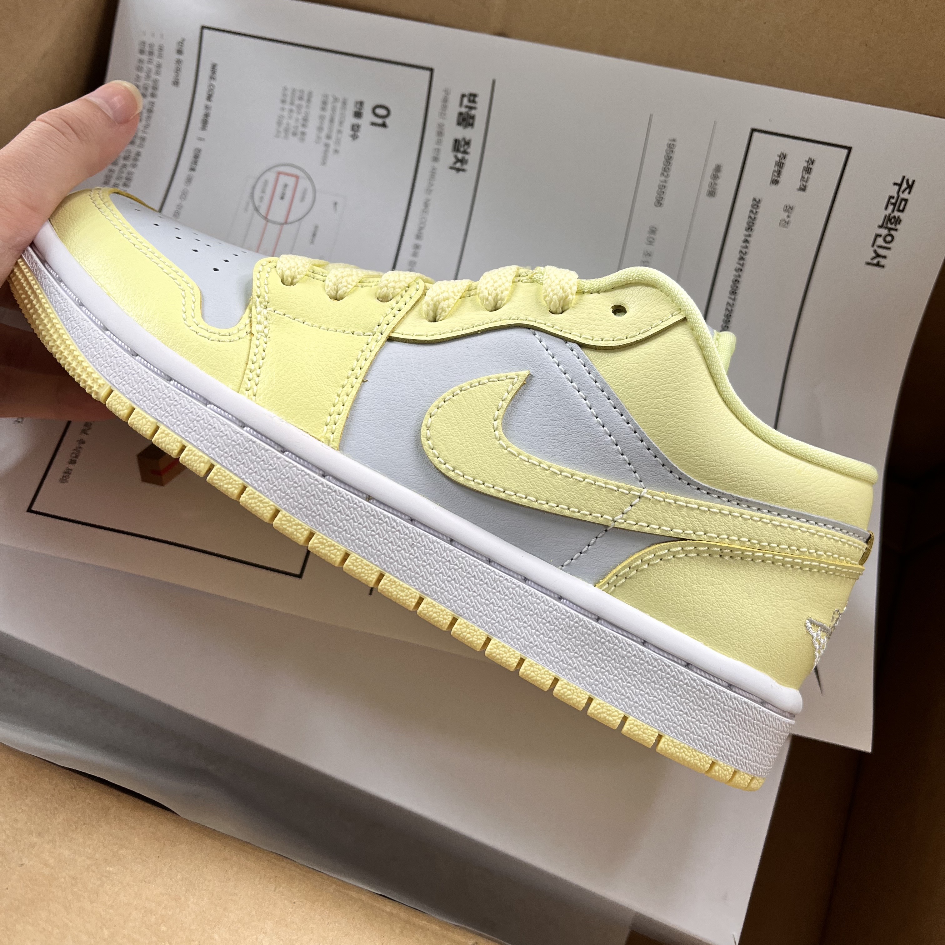 (W) Jordan 1 Low Citron Tint 착용 스타일