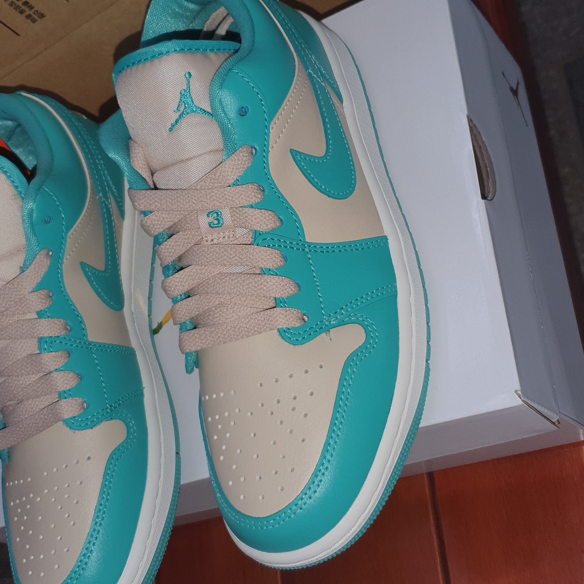 (W) Jordan 1 Low Sanddrift Washed Teal 착용 스타일 - 2