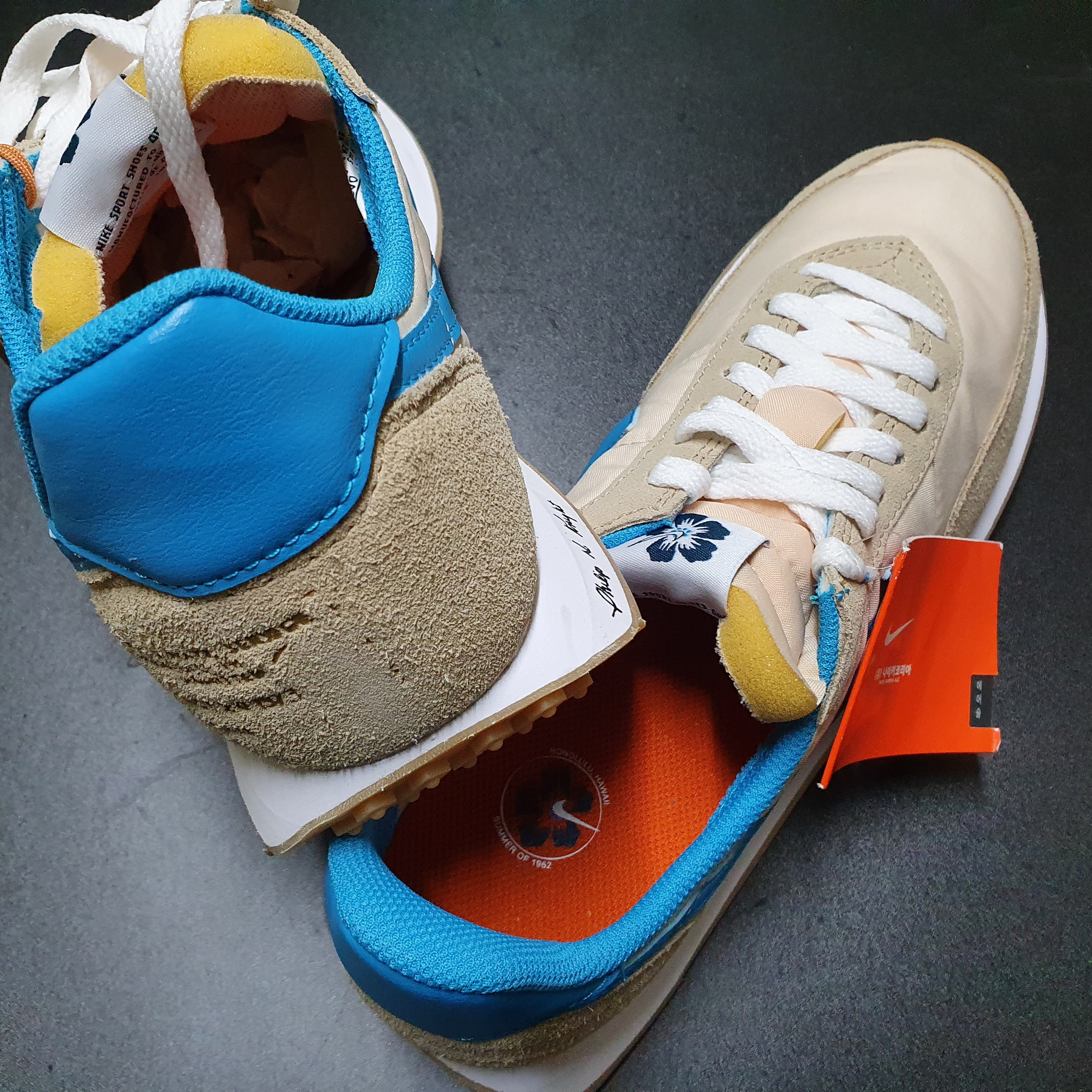 Nike Waffle Trainer 2 Pearl White Laser Blue 착용 스타일 - 2