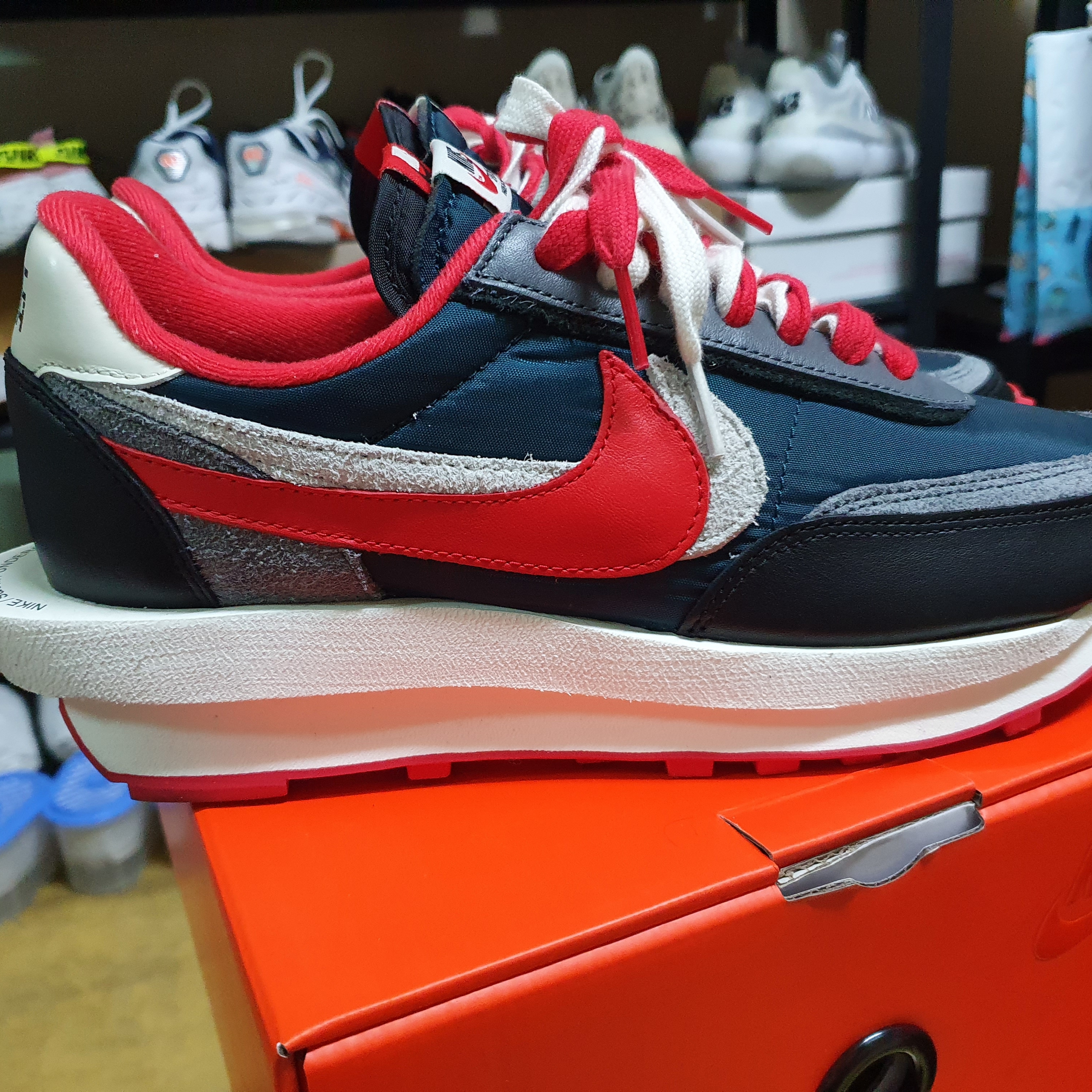 Nike x Sacai x Undercover LDWaffle Midnight Spruce University Red 착용 스타일 - 5
