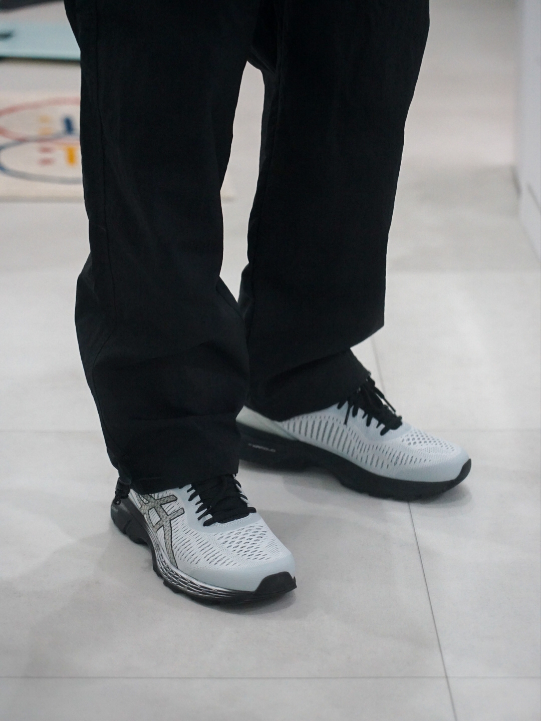 Asics Gel-Kayano 25 Glacier Grey 착용 스타일