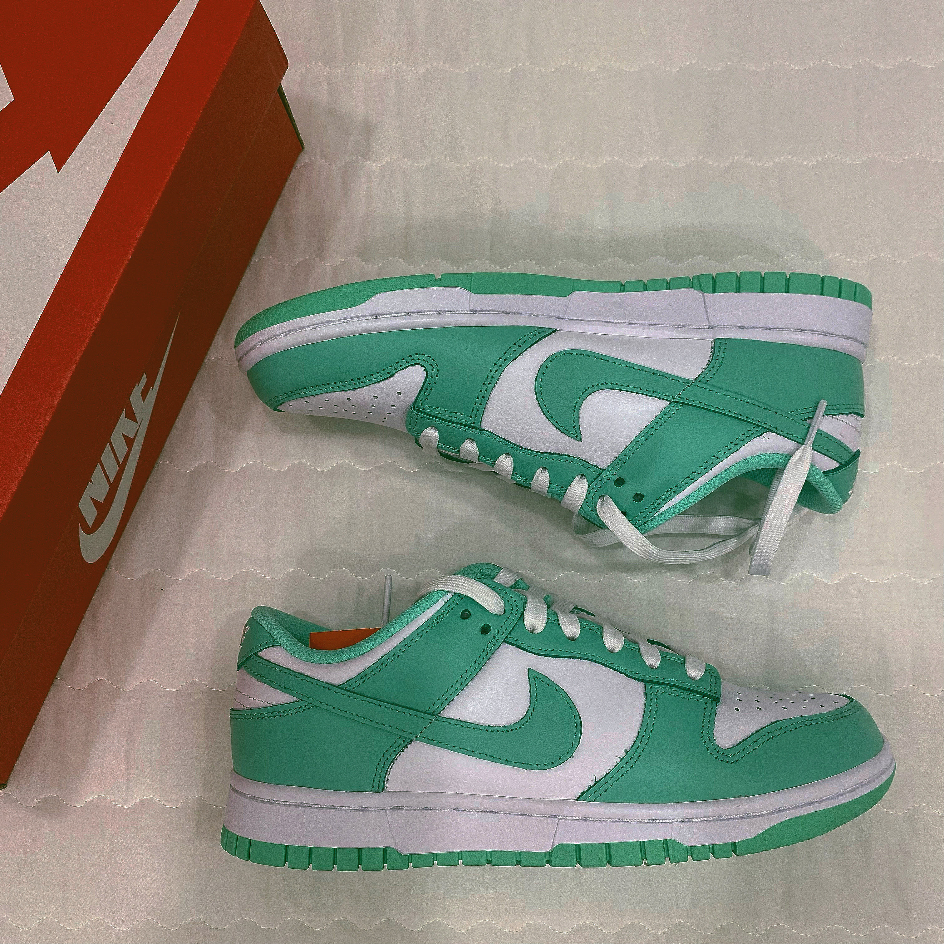 (W) Nike Dunk Low Green Glow 착용 스타일