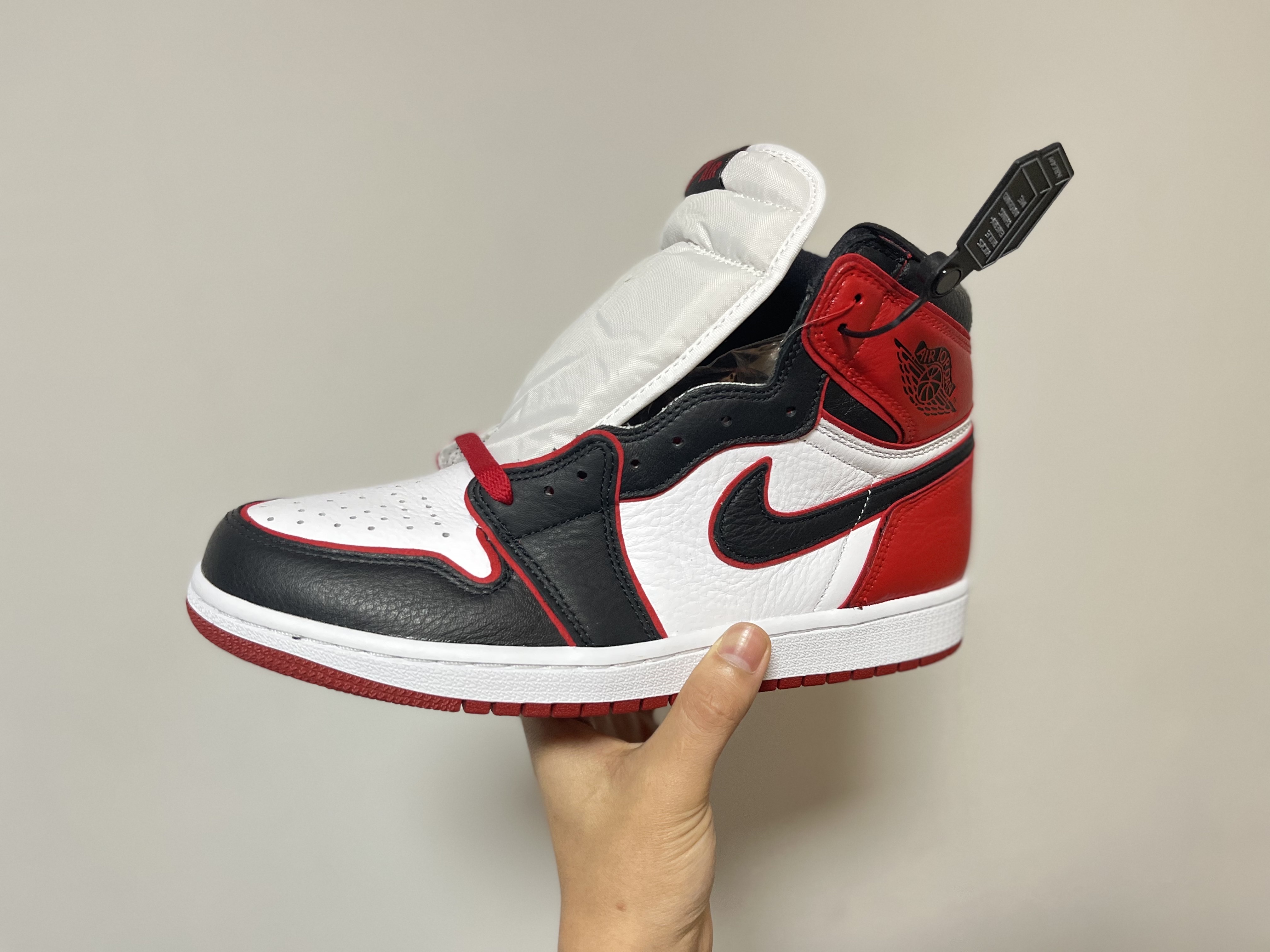 Jordan 1 Retro High OG Bloodline 착용 스타일 - 2